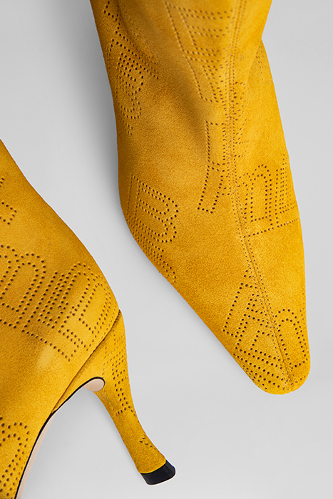 STEVIE 42 TAXI PERFORATED SUEDE LEATHER TAXI 5
