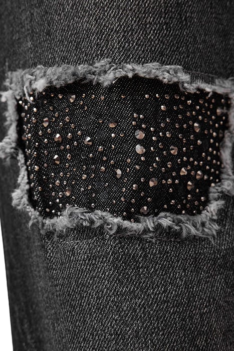 IDA CROPPED EMB JEAN BLACK 10