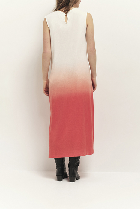 RIVO - DEEP DYE EFFECT CORAL KNIT MAXI DRESS 2