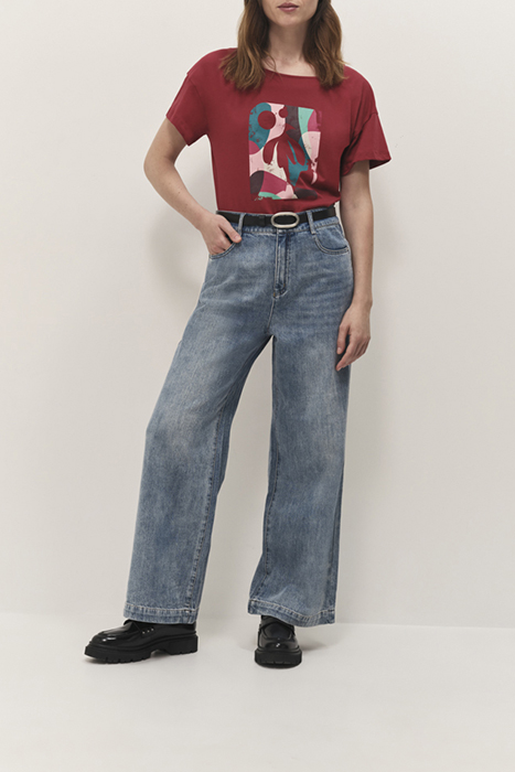 MAKI - RED VISUAL T-SHIRT DANCER ABSTRACT BACKGROUND 2