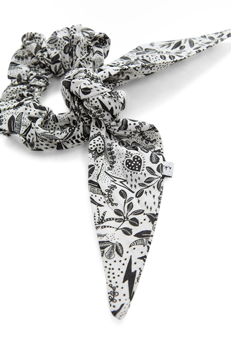 GIRLS’ BLACK SCARF SCRUNCHIE WITH ROCK JUNGLE PRINT 4