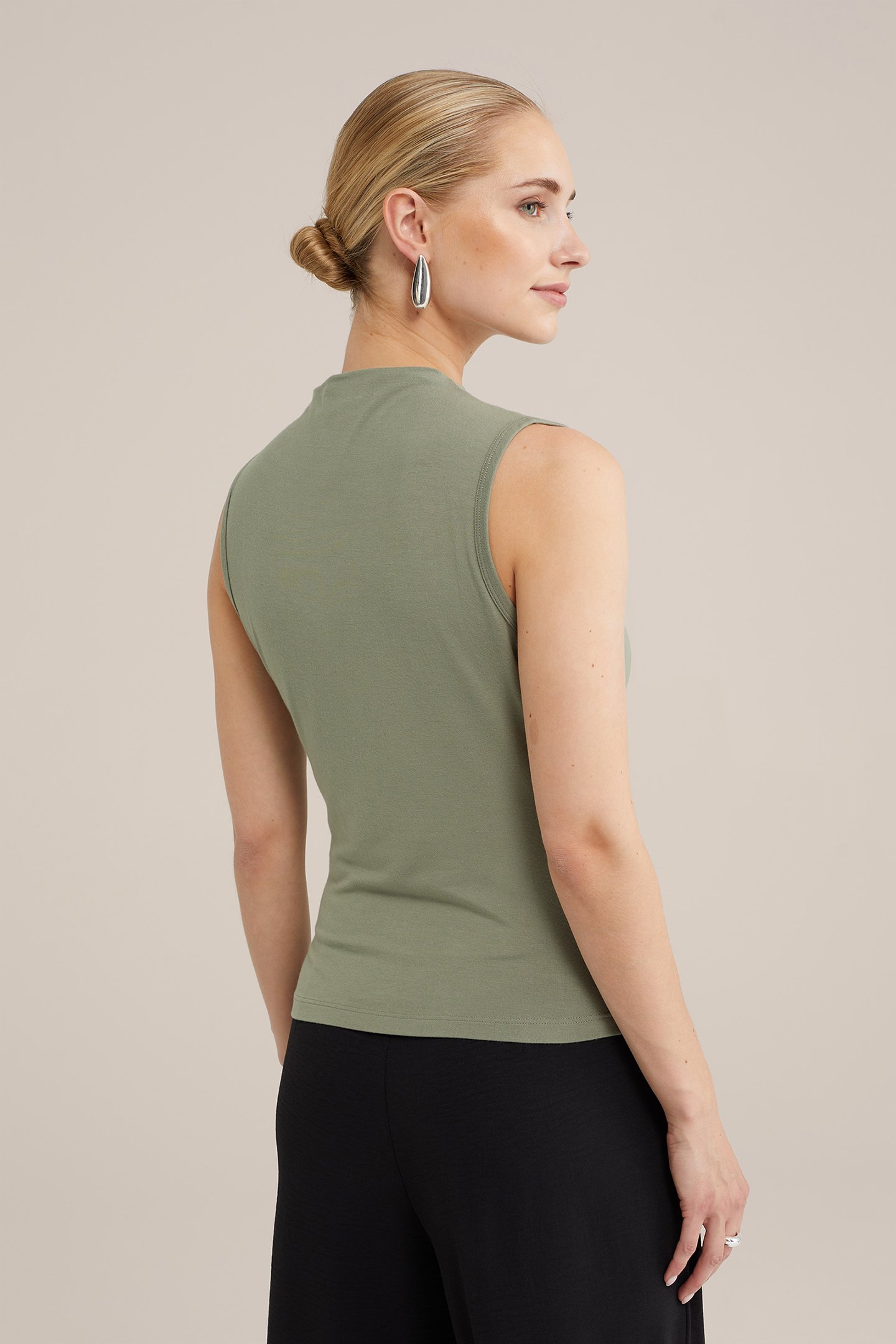 SINGLET LIGHT GREEN 2