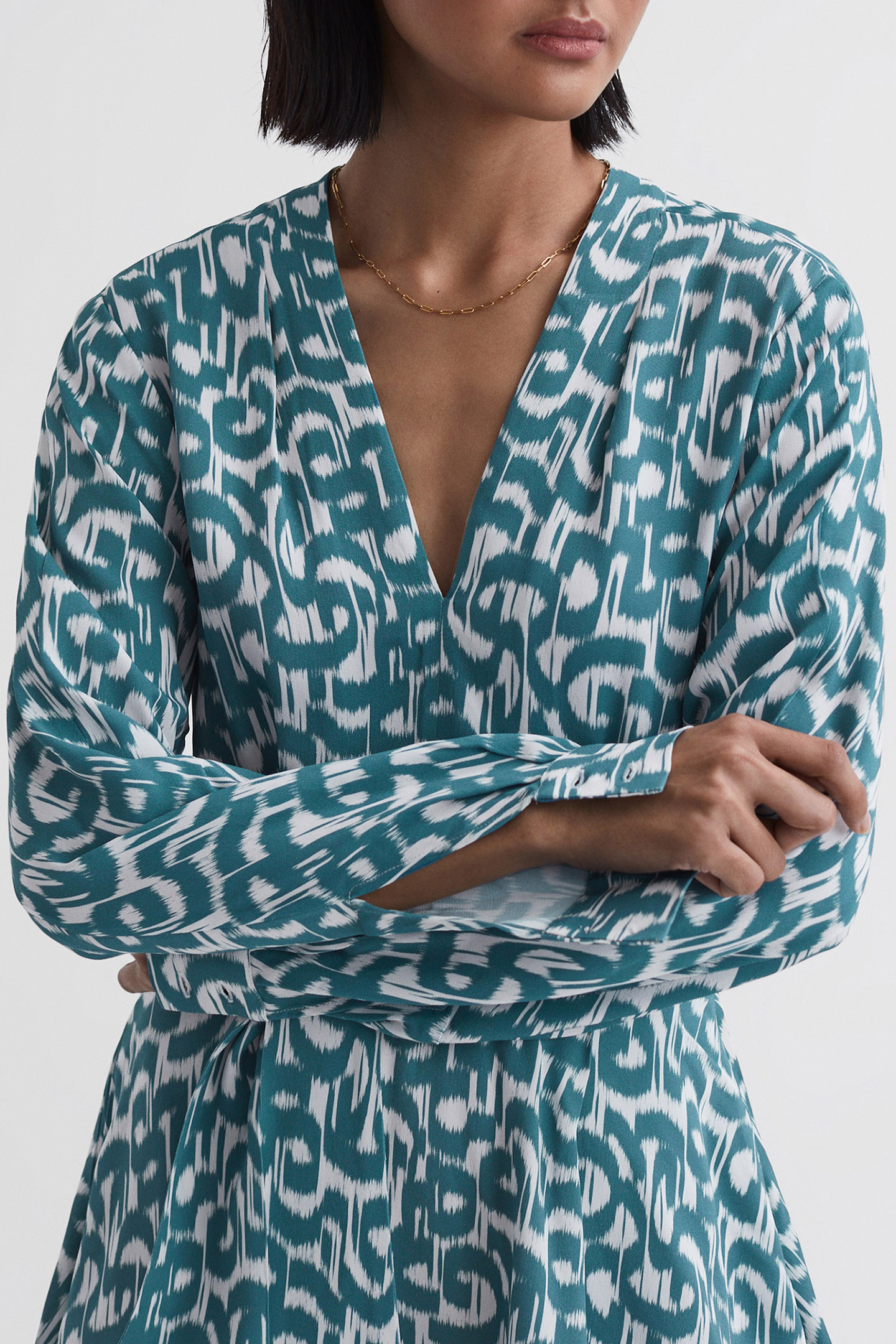 BRIELLA-IKAT PRINT FLIPPY TEAL/WHITE 4