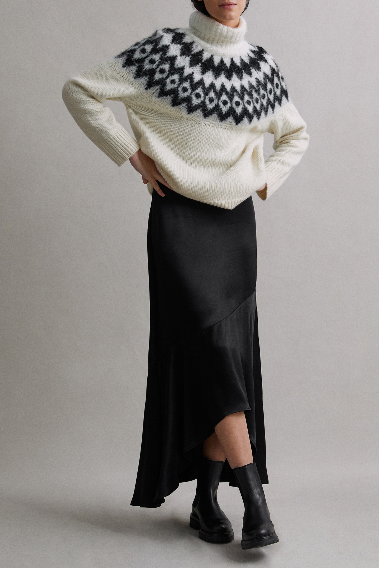 ASYMMETRIC SLIP SKIRT BLACK 5