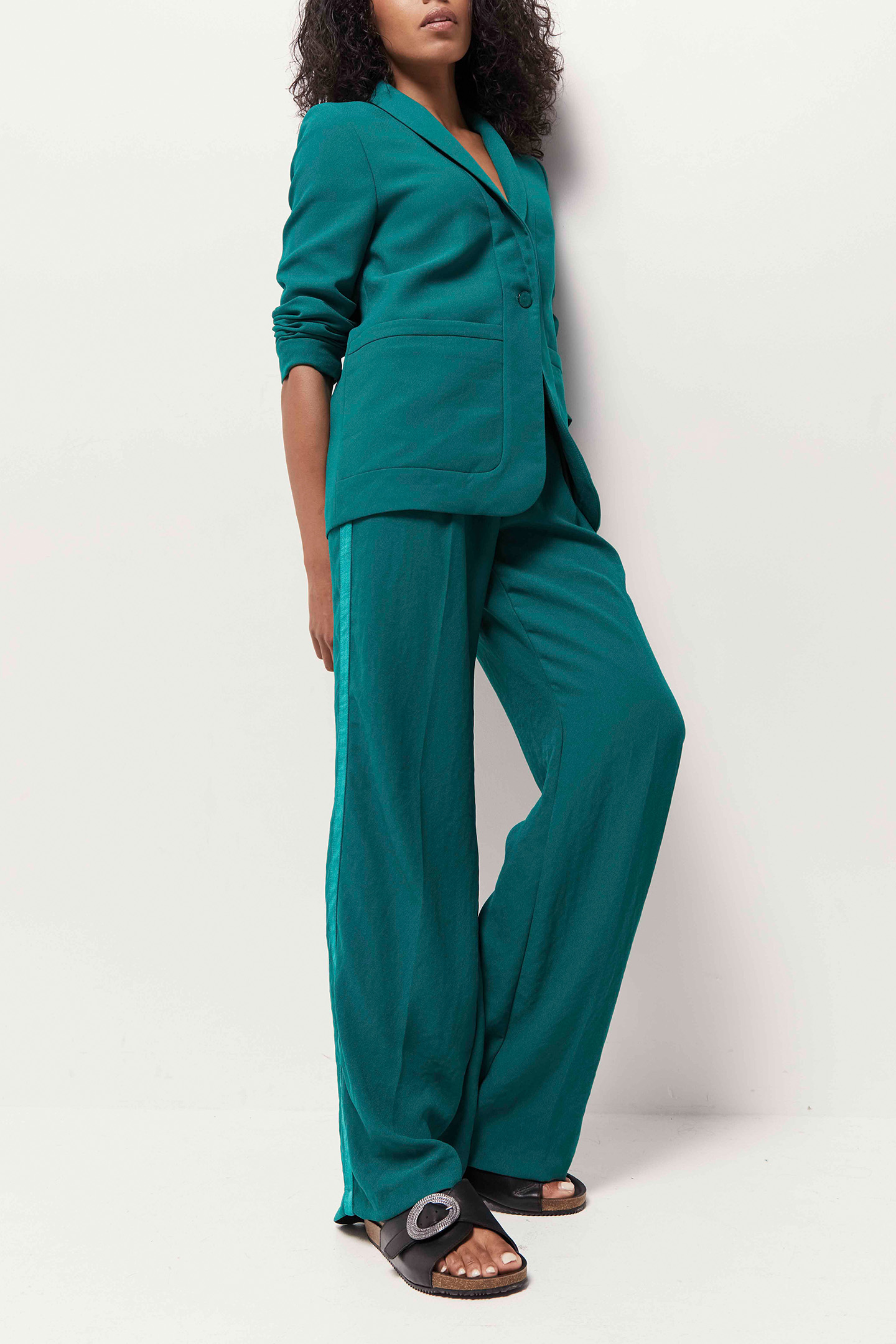 VARA - JUNGLE GREEN SUIT JACKET IN RECYCLED POLYESTER GREEN 3