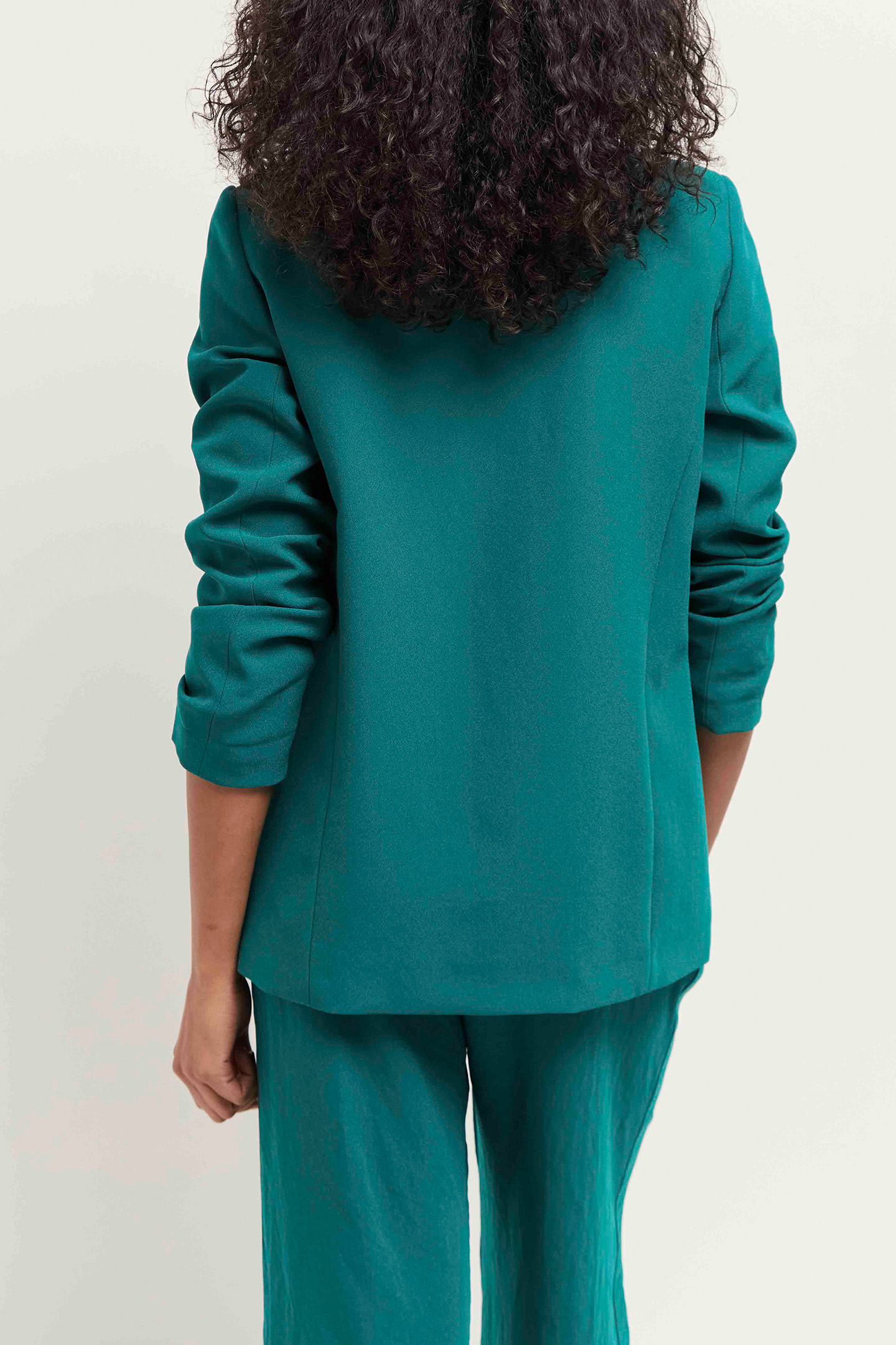 VARA - JUNGLE GREEN SUIT JACKET IN RECYCLED POLYESTER GREEN 2