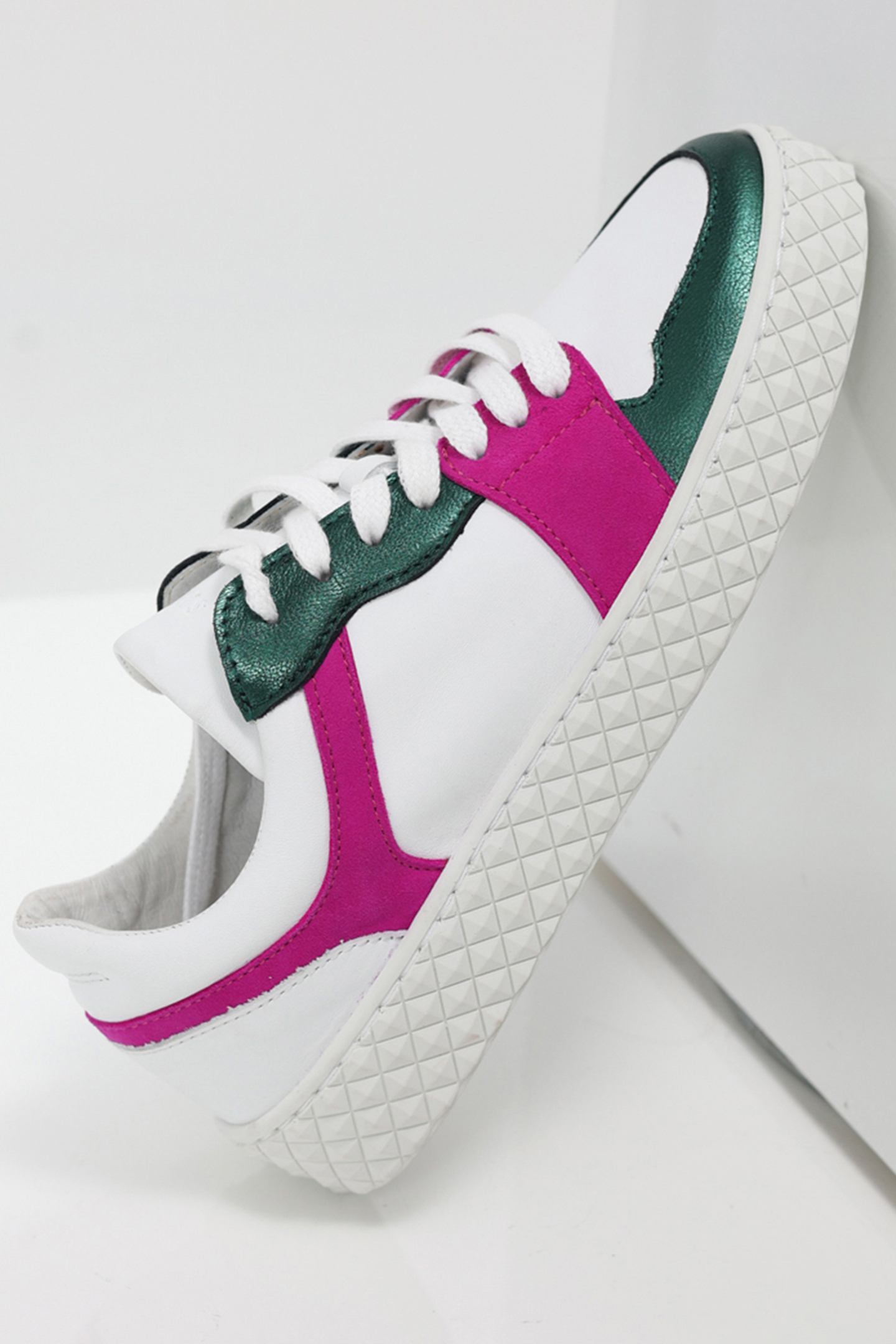 O.LIMBO - WHITE LOW-TOP SNEAKERS IN LEATHER WITH METALLIC GR 2