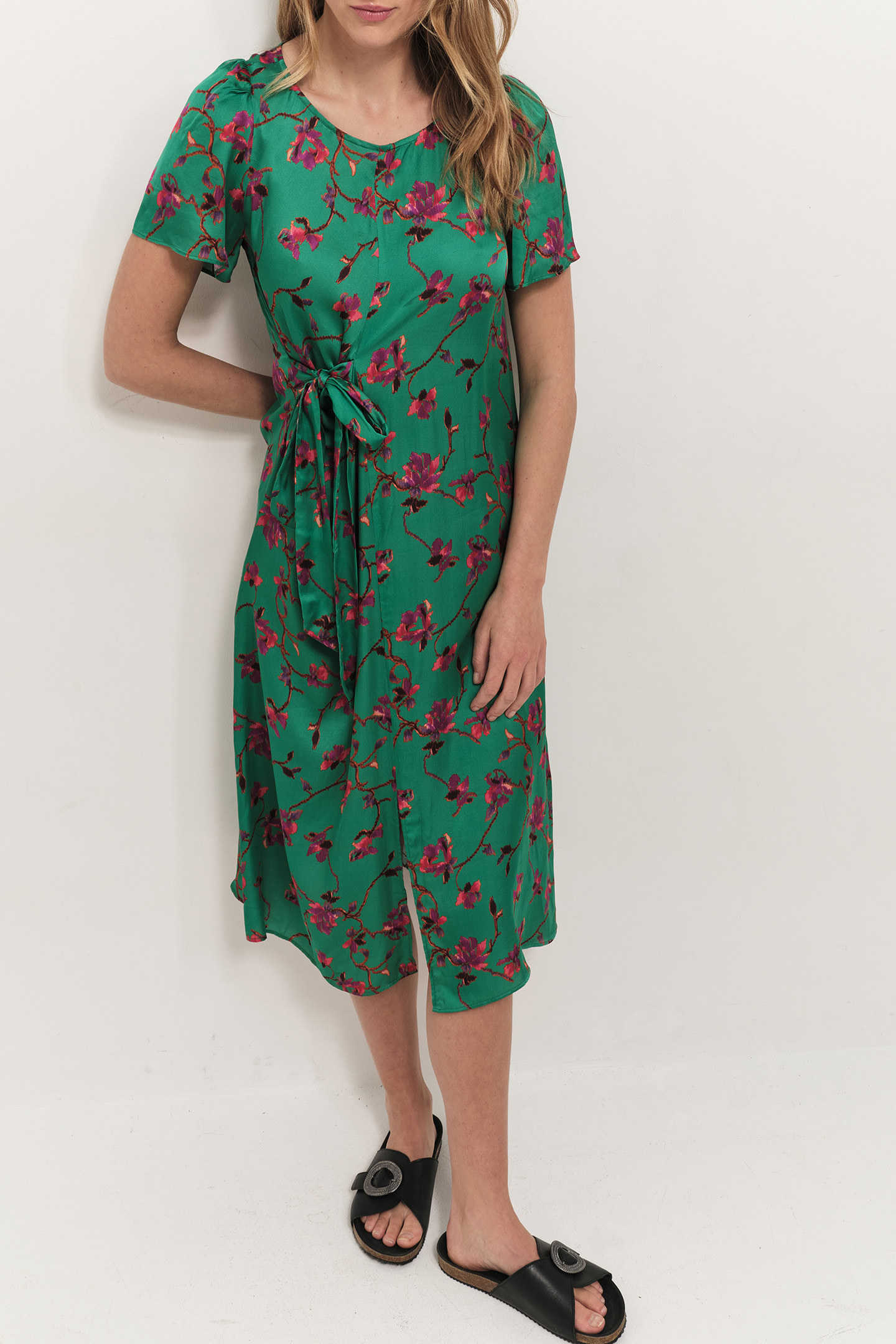 RISSA - GREEN GRASS LENZING™ ECOVERO™ PARTY FLOWER PRINT MID 3