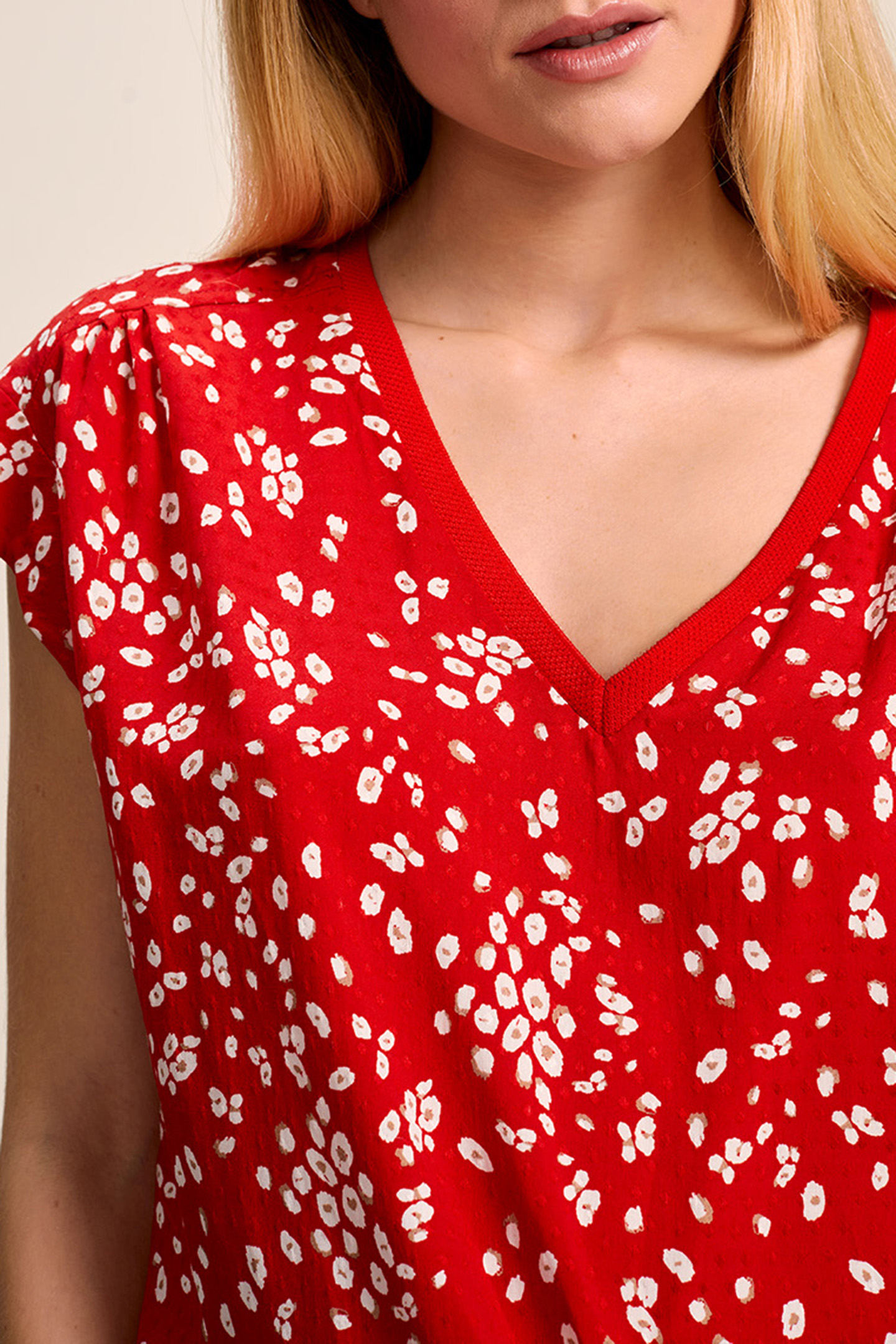 CHAPA _ CHERRY TOP WITH ABSTRACT FLOWER PRINT RED 4