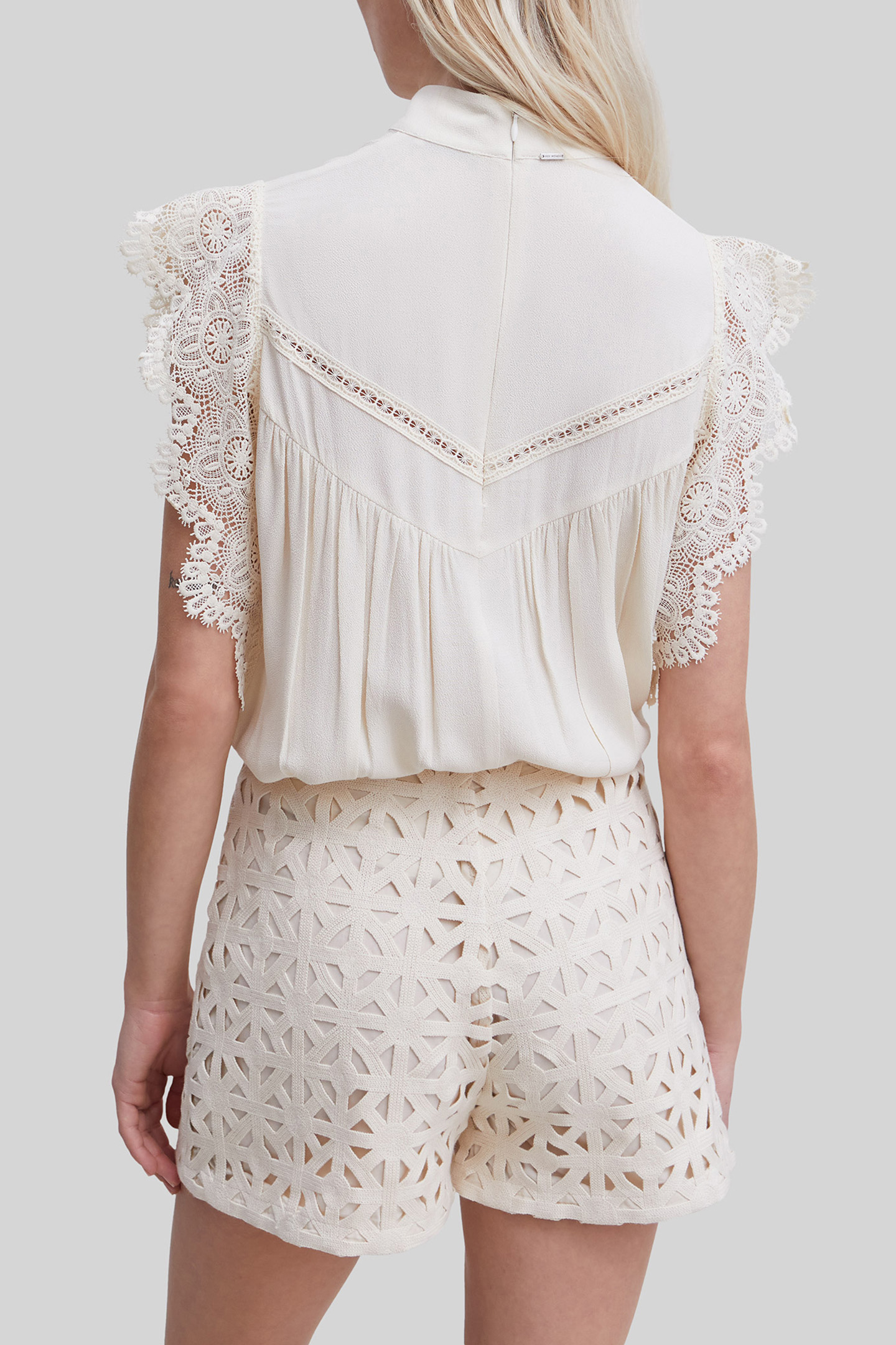 LIMESTONE LENZING™ ECOVERO™ TOP WITH GUIPURE LACE 2