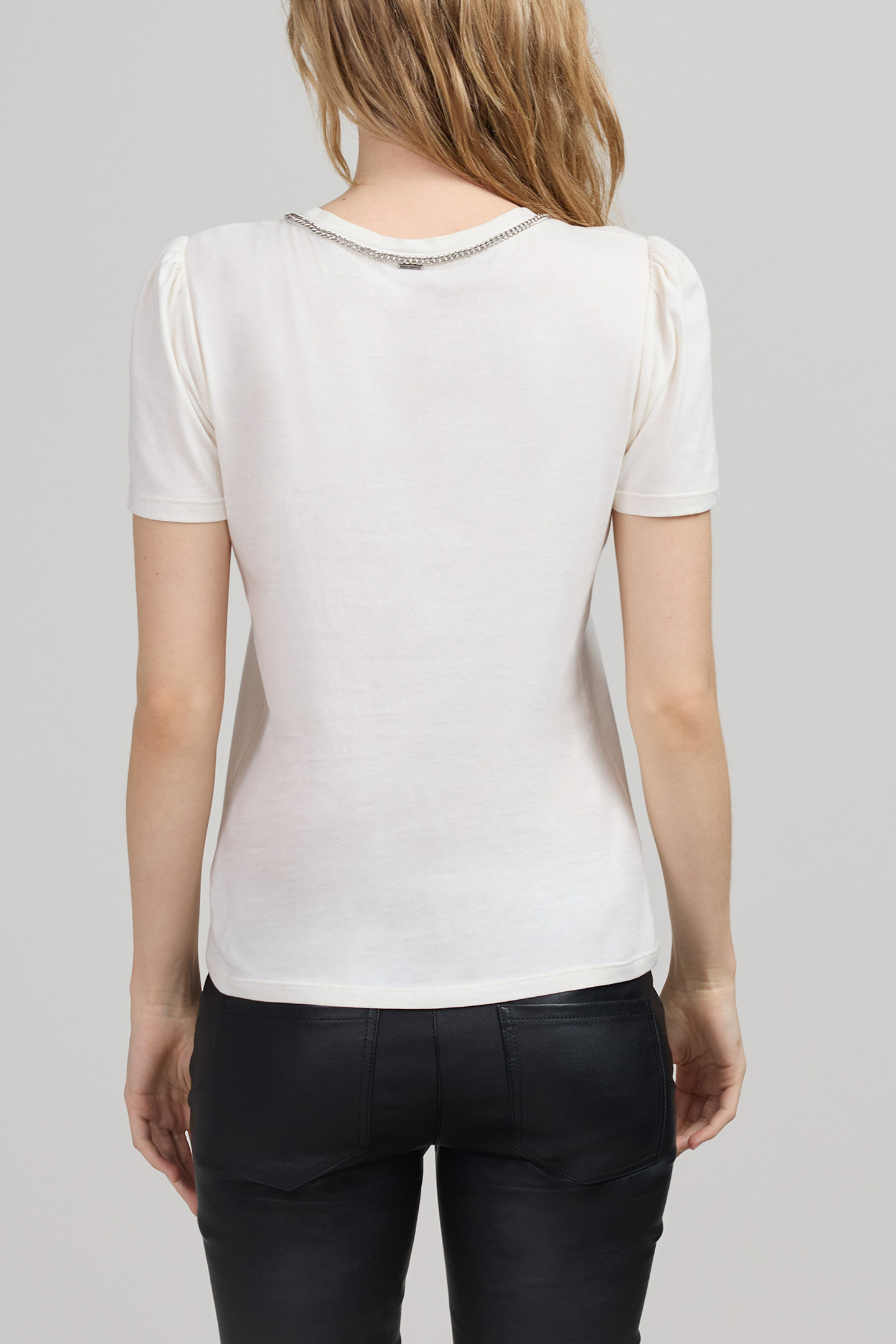 OFF-WHITE T-SHIRT WITH CHAIN COLLAR 2