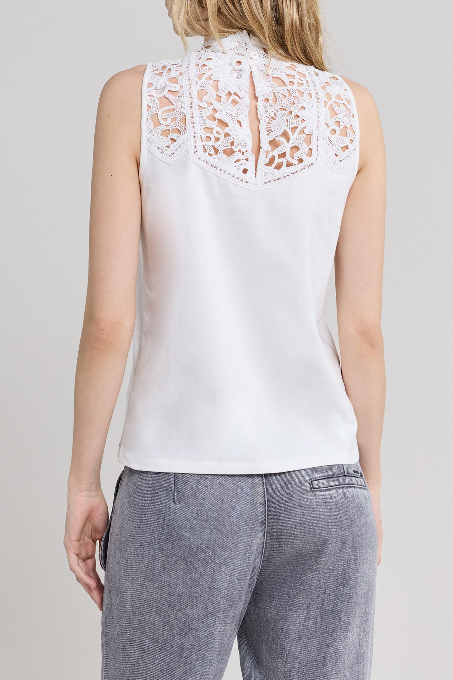 WHITE TANK TOP WITH GUIPURE NECKLINE 2