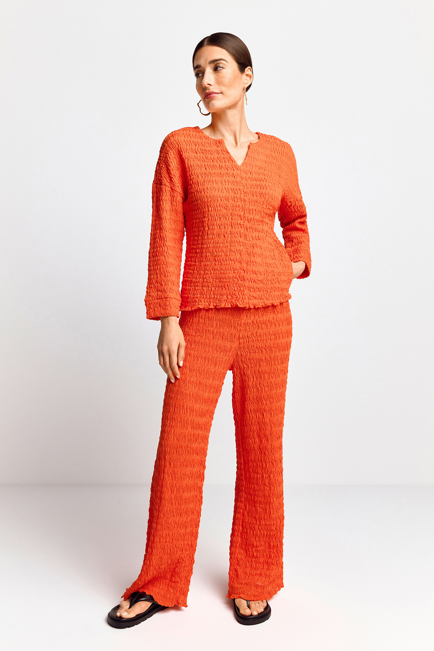 CRINKLED LONGSLEEVE CHERRY TOMATO 2