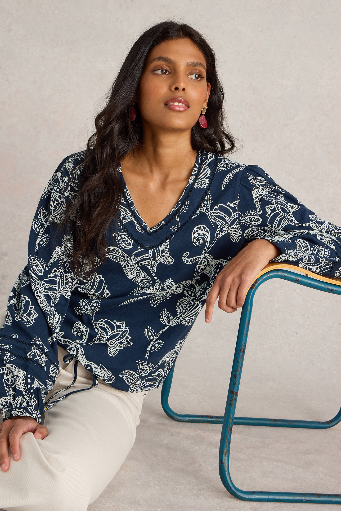 BETTY TIE HEM NAVY PRINT 4