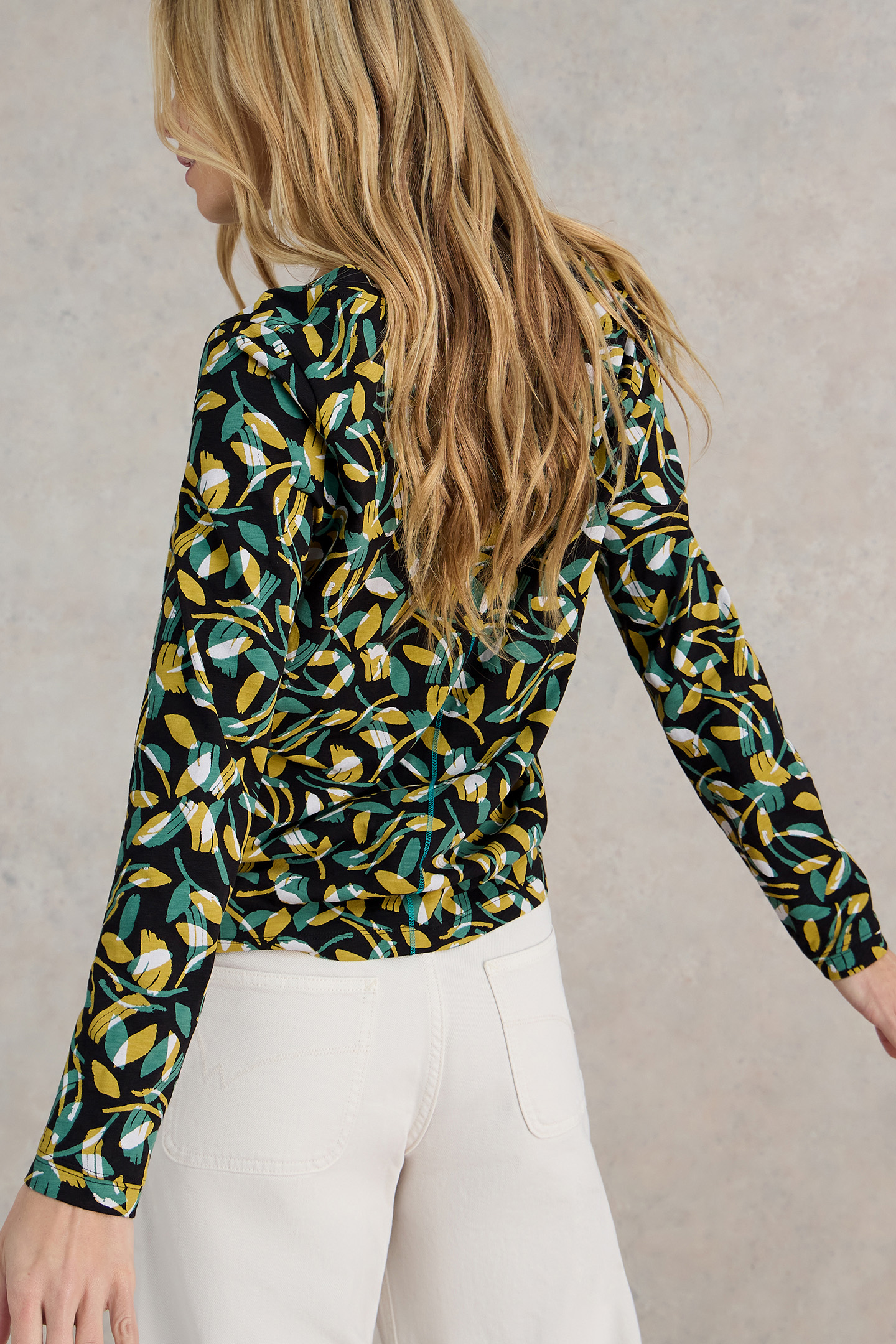 NELLY LS TEE BLACK PRINT 2