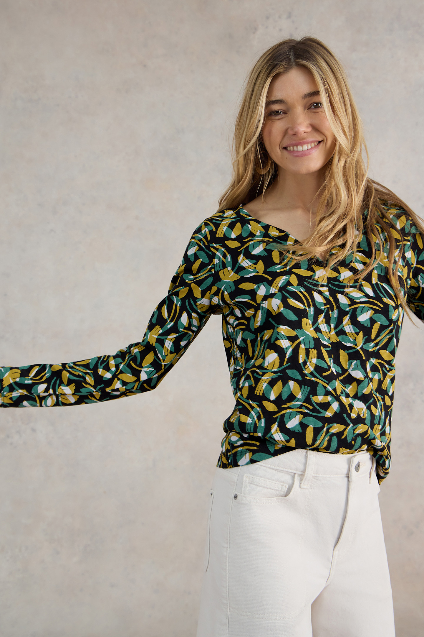 NELLY LS TEE BLACK PRINT 5