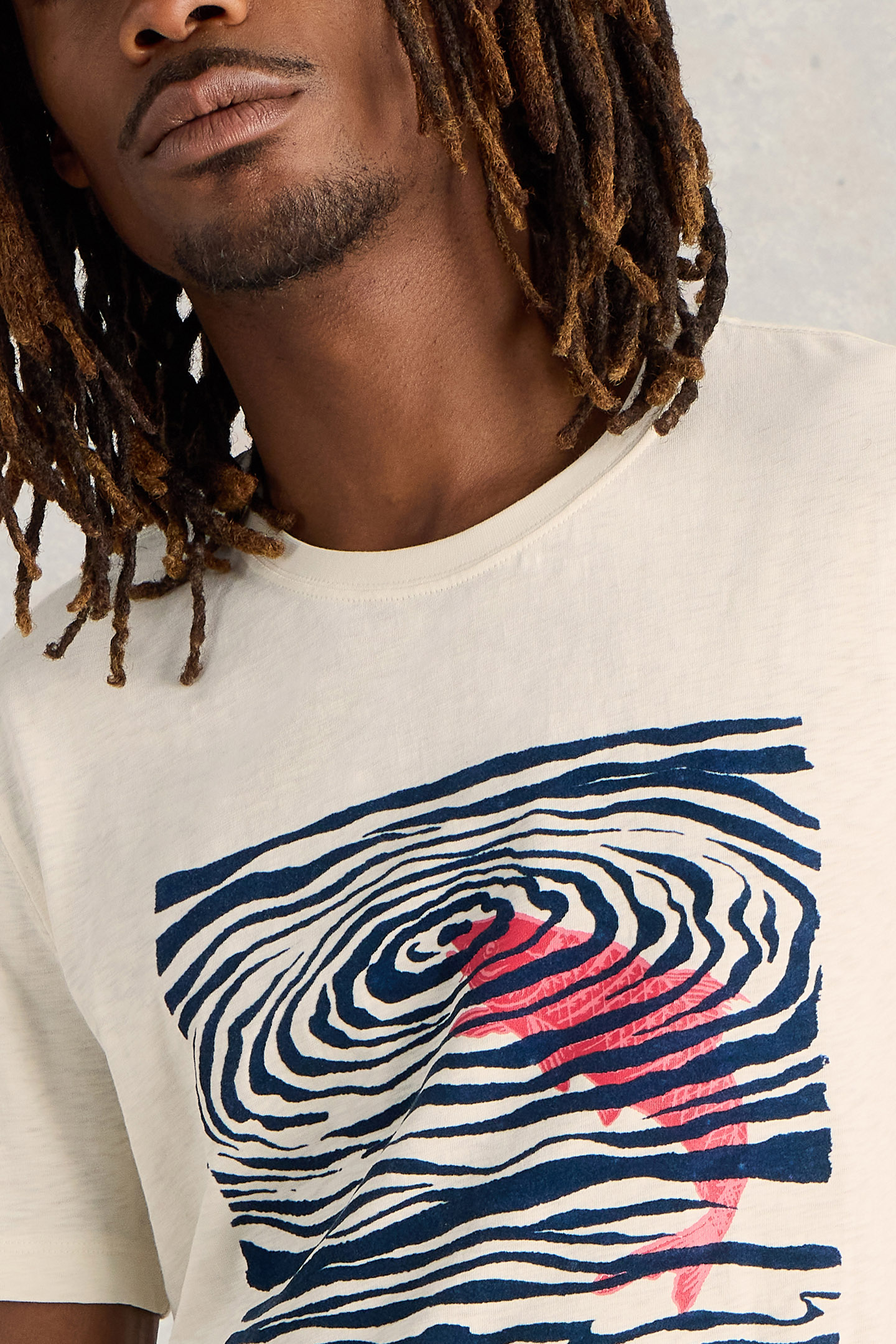 FISH FLOCK GRAPHIC TEE WHITE PRINT 5