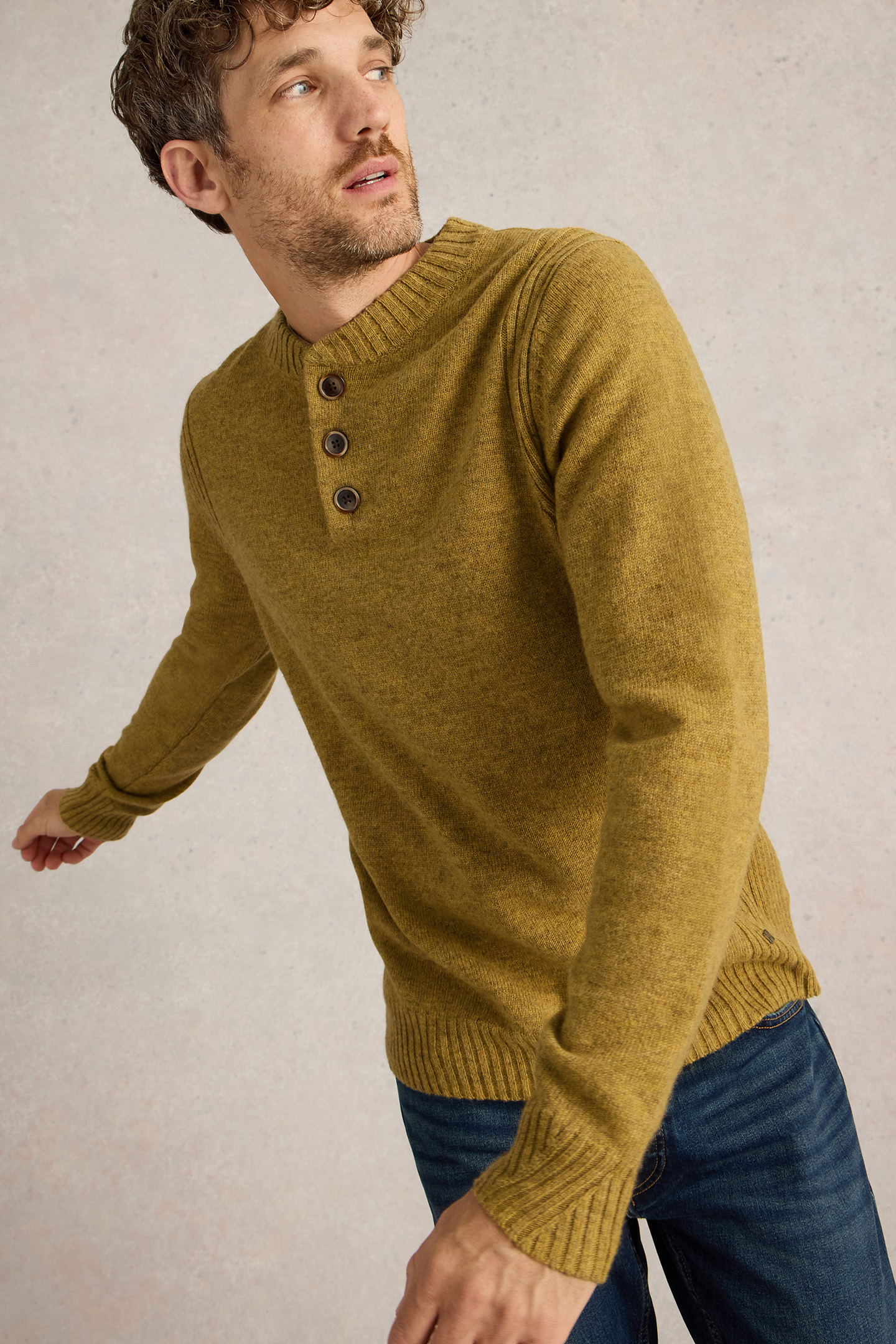 LAMBSWOOL HENLEY DARK YELLOW 4