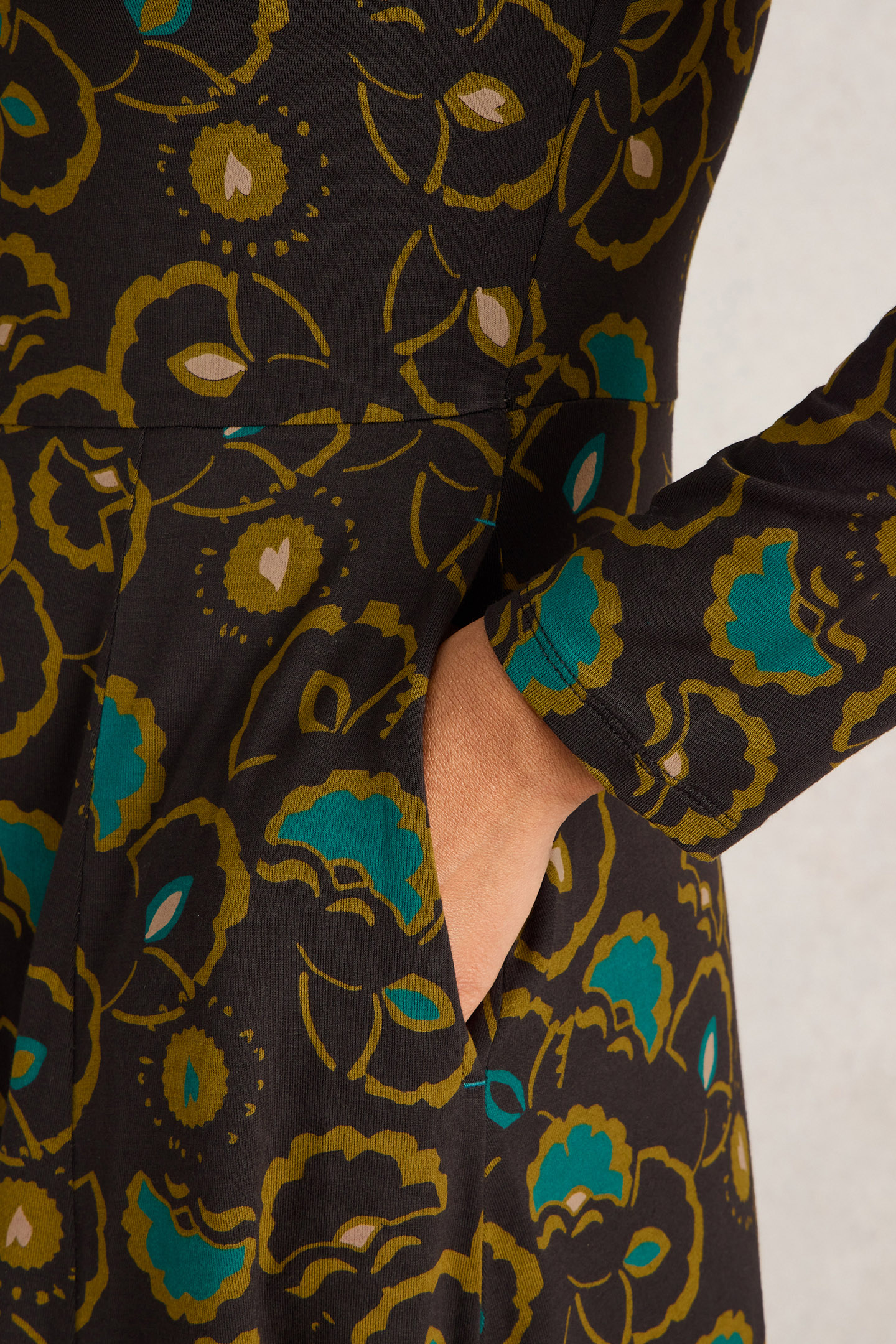 MADELINE JERSEY DRESS BLACK MULTI 5