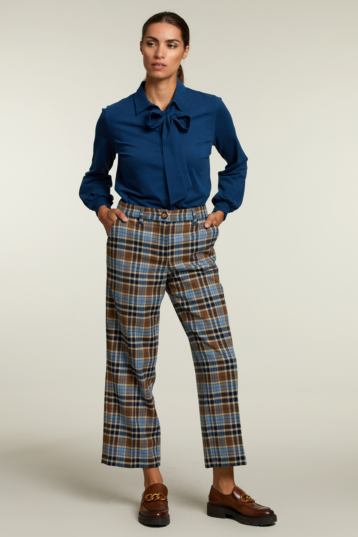 BLUE T-SHIRT WITH BOW AND BUTTONS 3