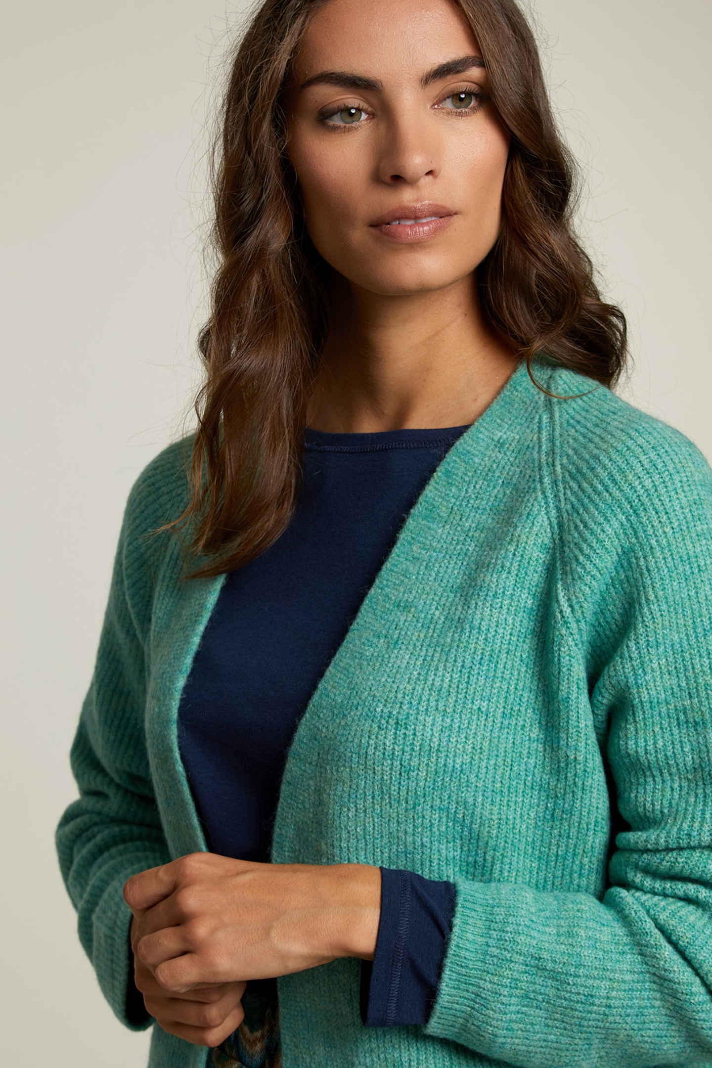 GREEN BASIC V-NECK CARDIGAN 4