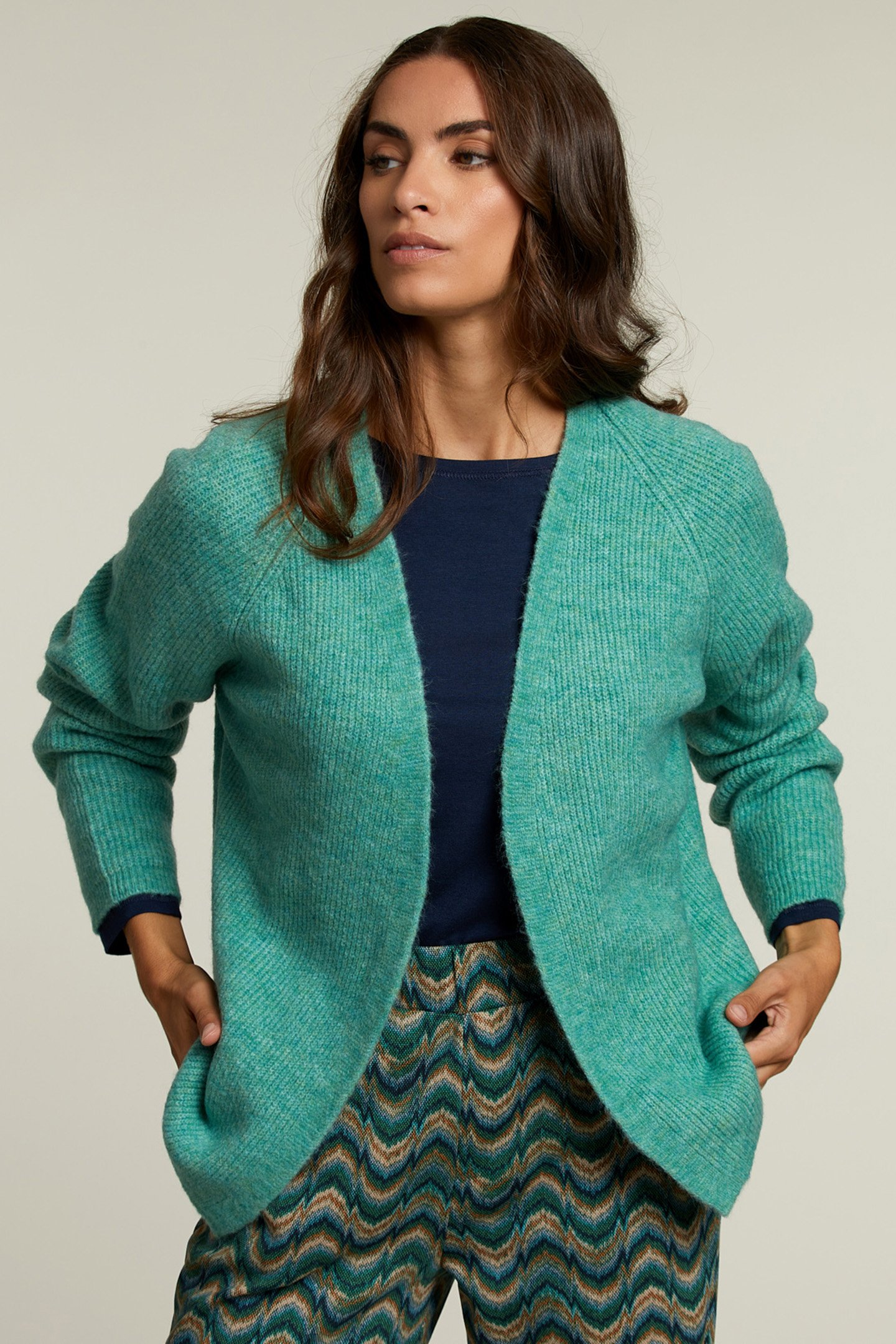 GREEN BASIC V-NECK CARDIGAN 1