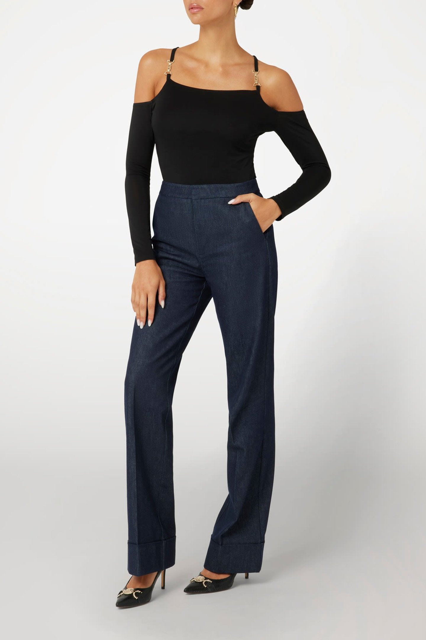 DAPHNE CUT OUT LS TO JET BLACK A996 3