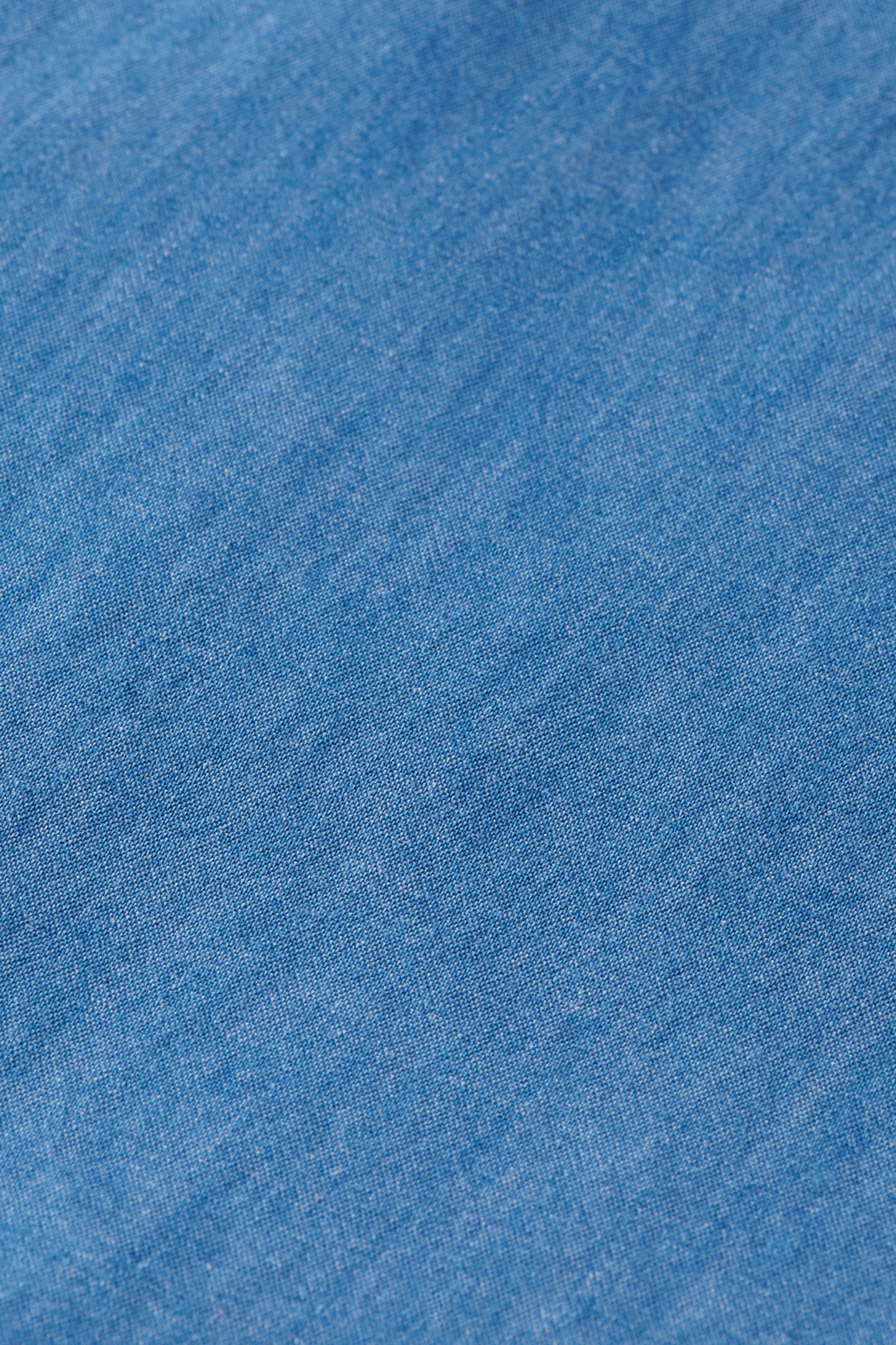 SMART INDIGO LIGHTWEIGHT DENIM SHIRT WITH SLEEVE ADJUSTERS W 10