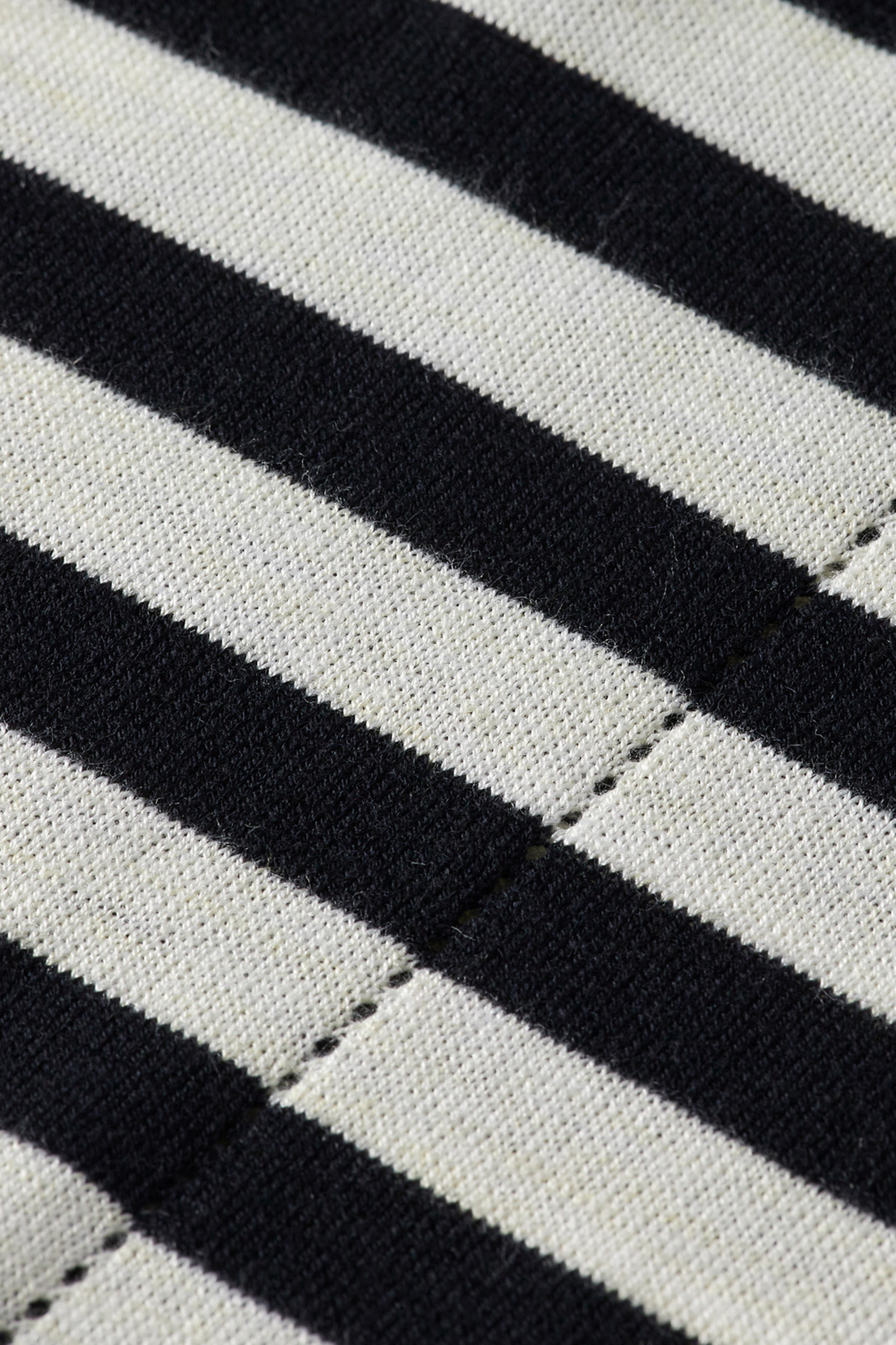 CREW NECK SHORT SLEEVED PULLOVER BLACK AND WHITE STRIPE 7