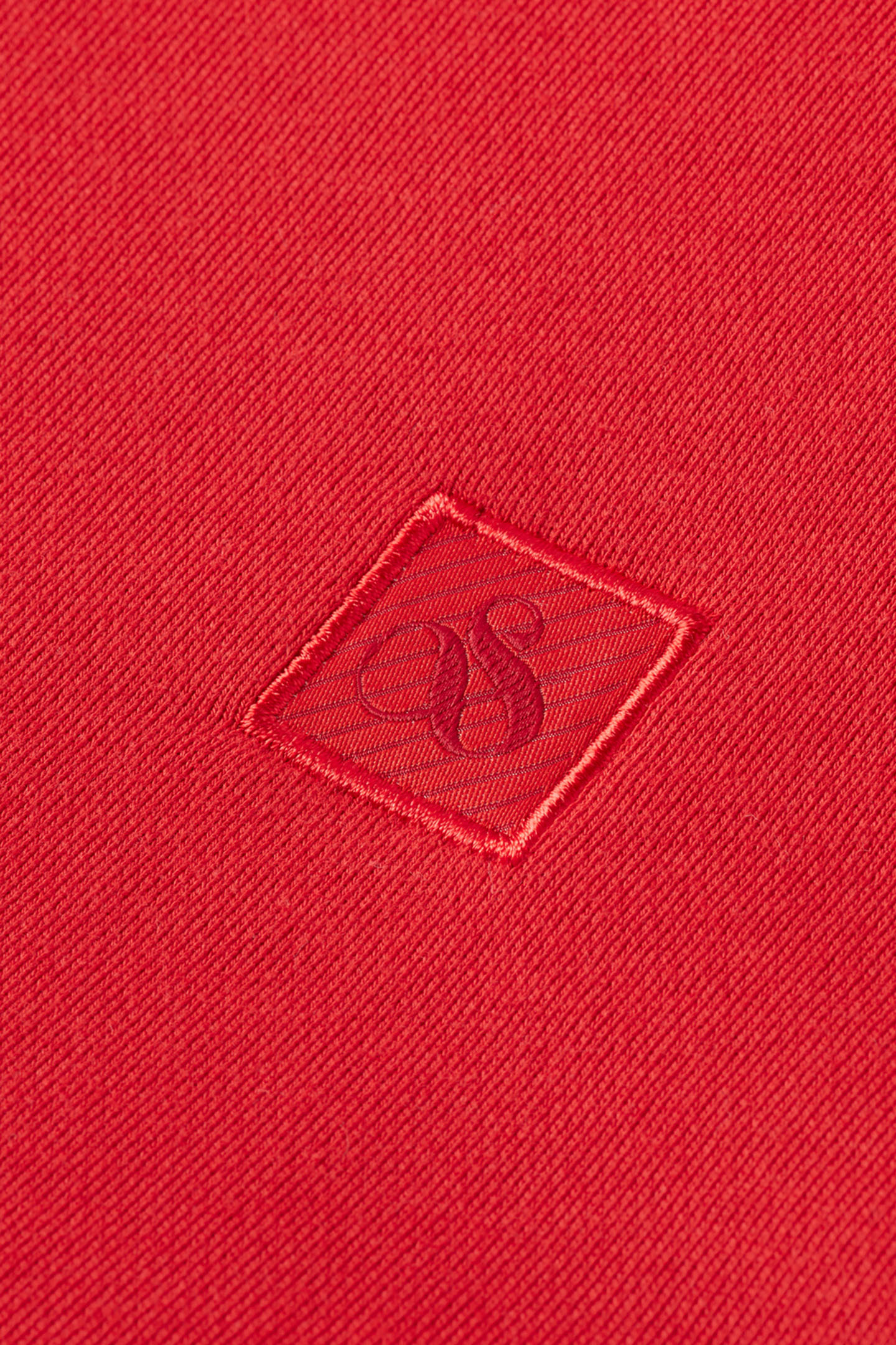 ESSENTIAL LOGO BADGE CREW LOVE LETTER 9