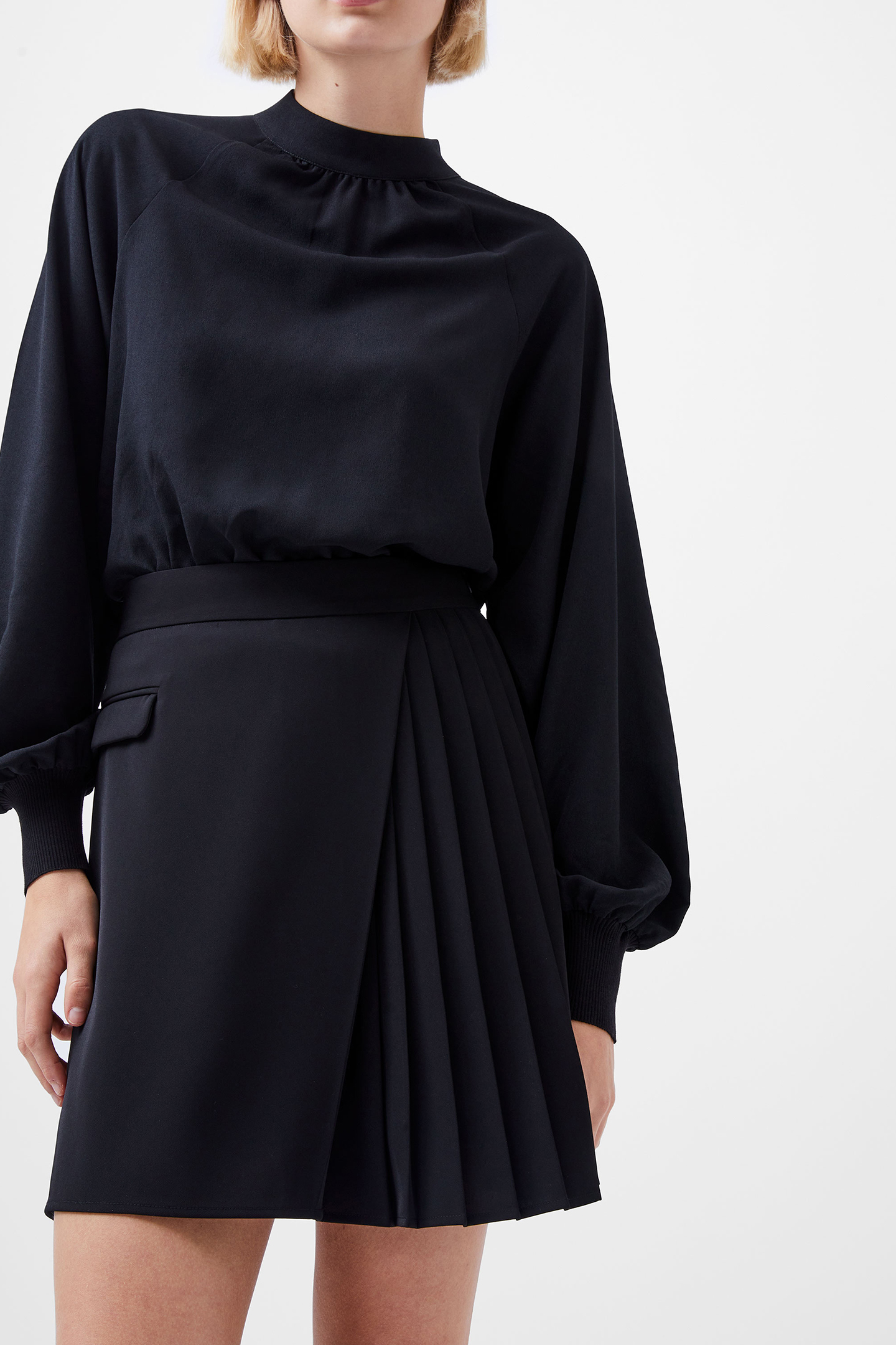 HARRIE SUITING PLEATED SKIRT BLACKOUT 1