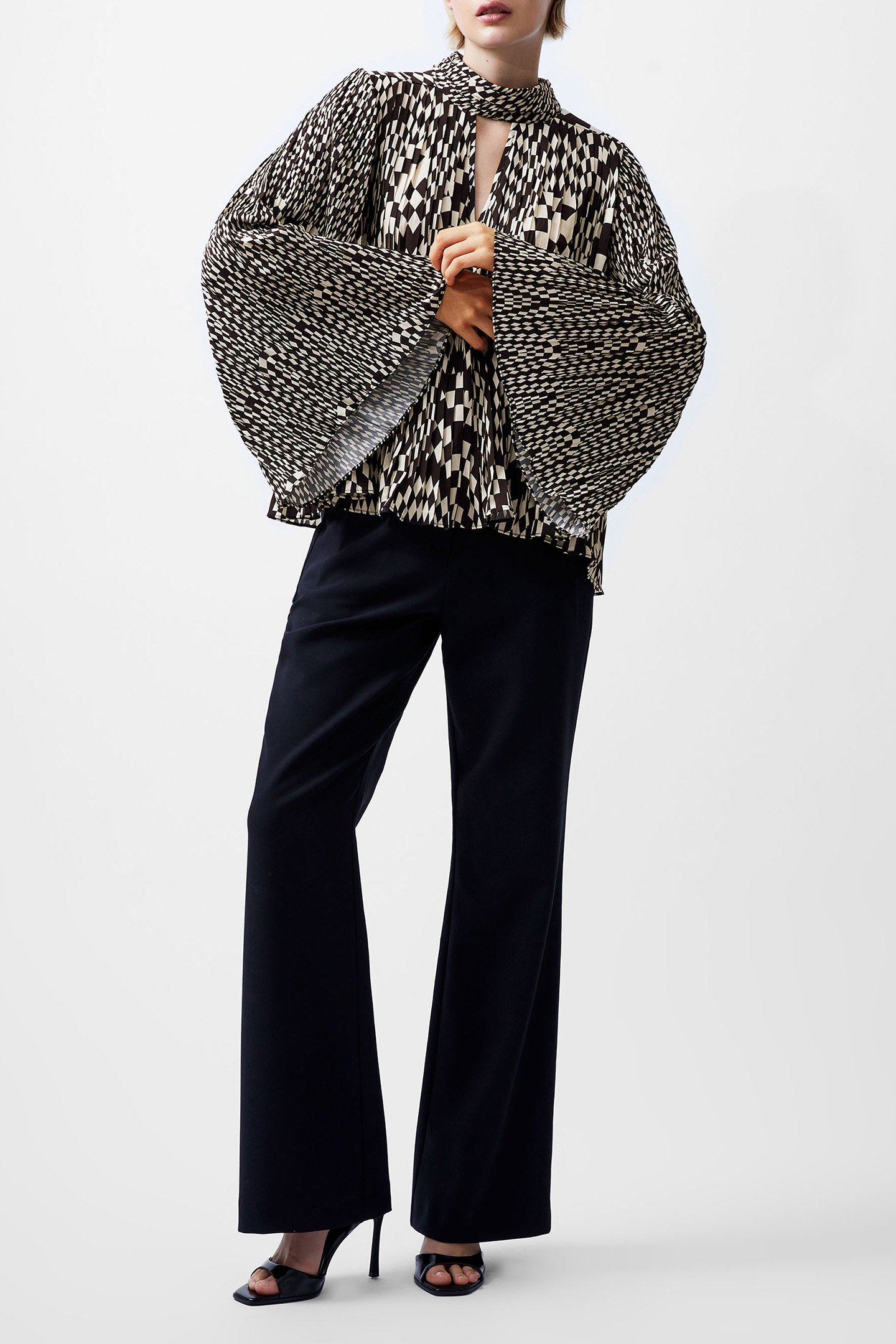 FERN ARIE PLEATED ELLA GGT TOP CLASSIC CREAM/BLACKO 2