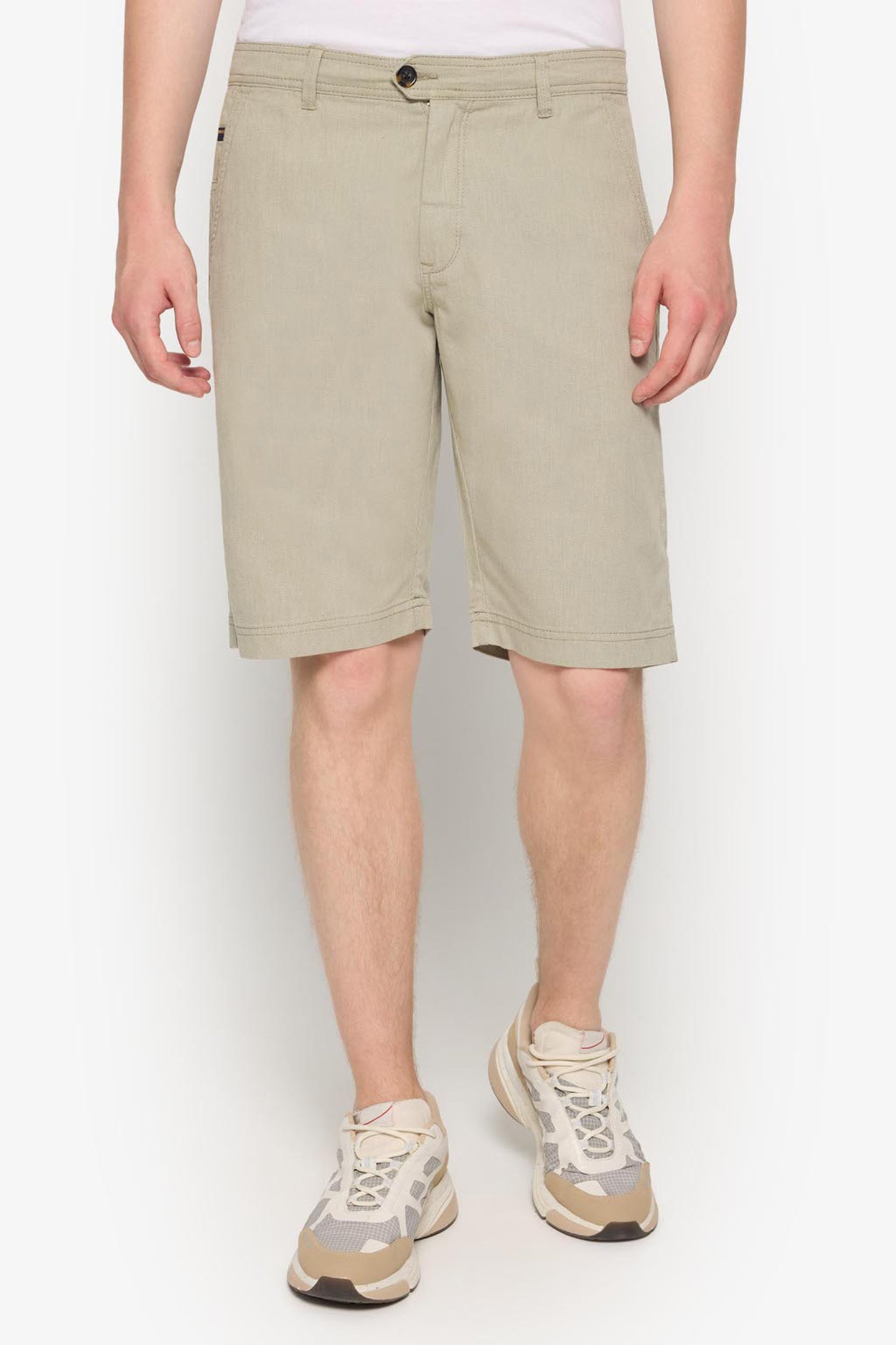 HUGOSI STRUCTURE + OLIVE GARDEN 1