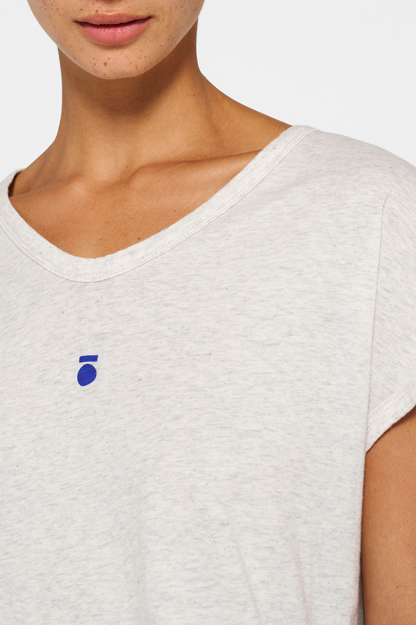 TEE MEDAL SOFT WHITE MELEE 6