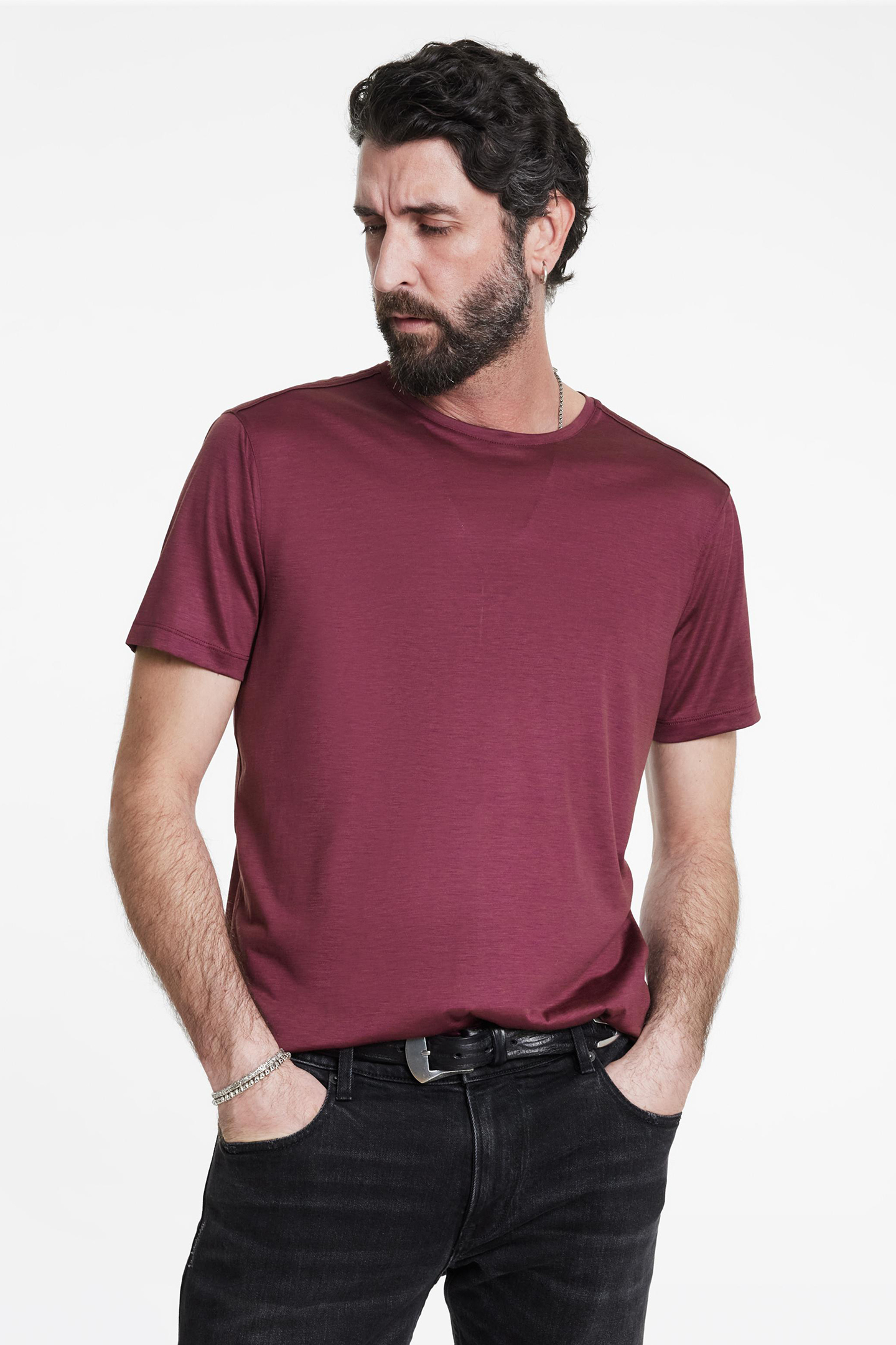 AMATO REGULAR FIT SS CREW PLUM by John Varvatos