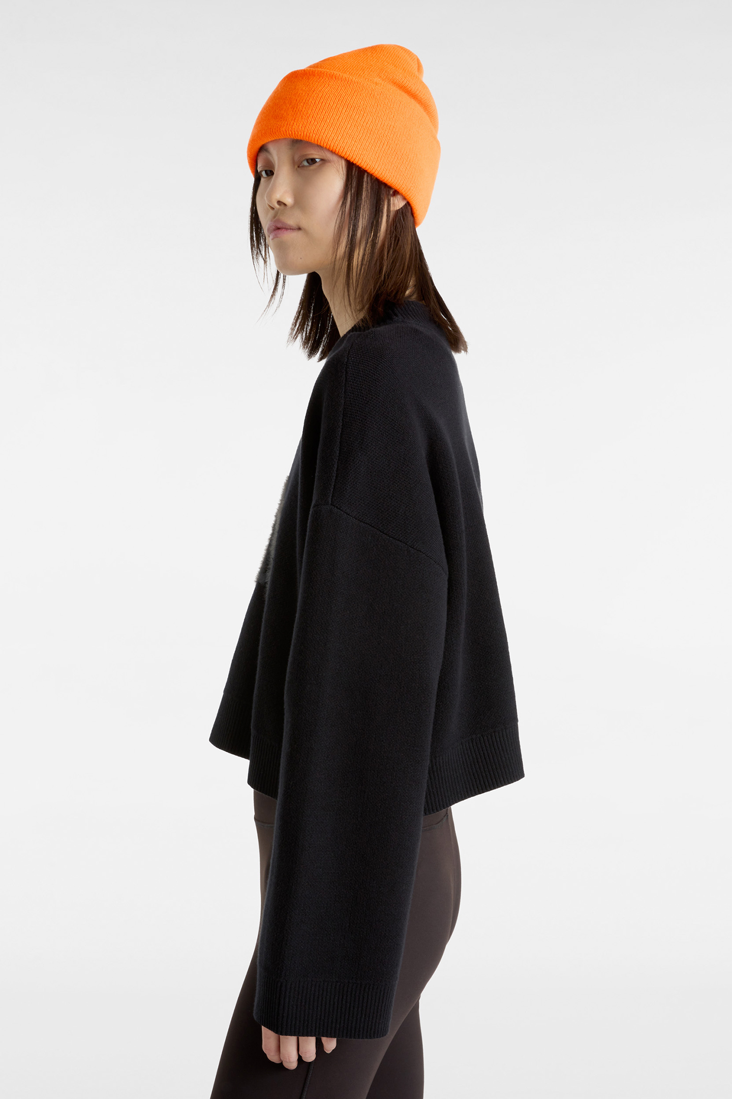 CAMMILE GRAPHIC PULLOVER BLACK 6