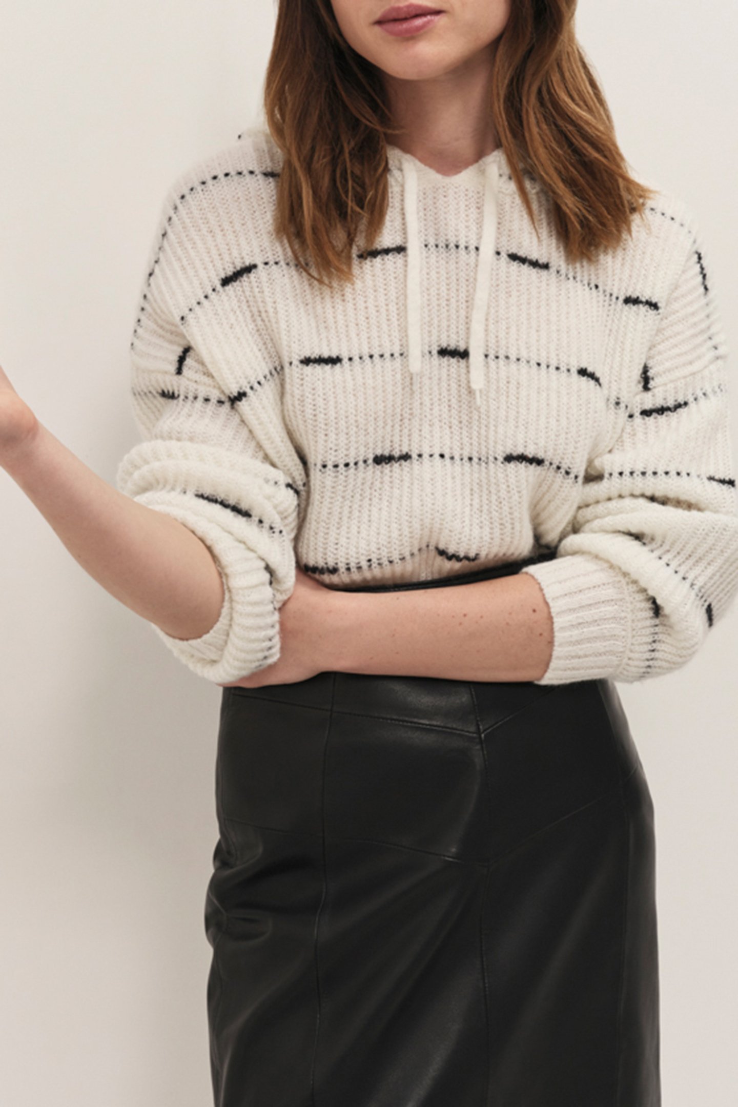 TWILL - IVORY KNITTED HOODIE WITH BLACK STRIPES 4