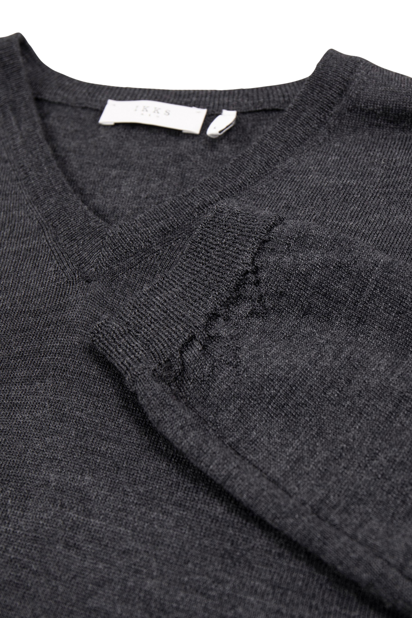 ANTHRACITE V-NECK KNIT SWEATER 4