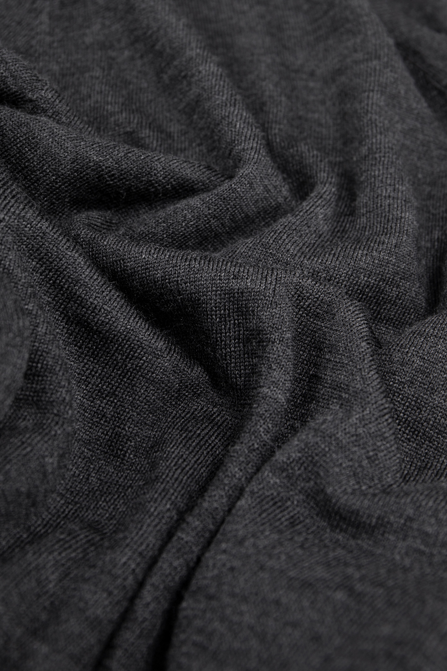 ANTHRACITE V-NECK KNIT SWEATER 5