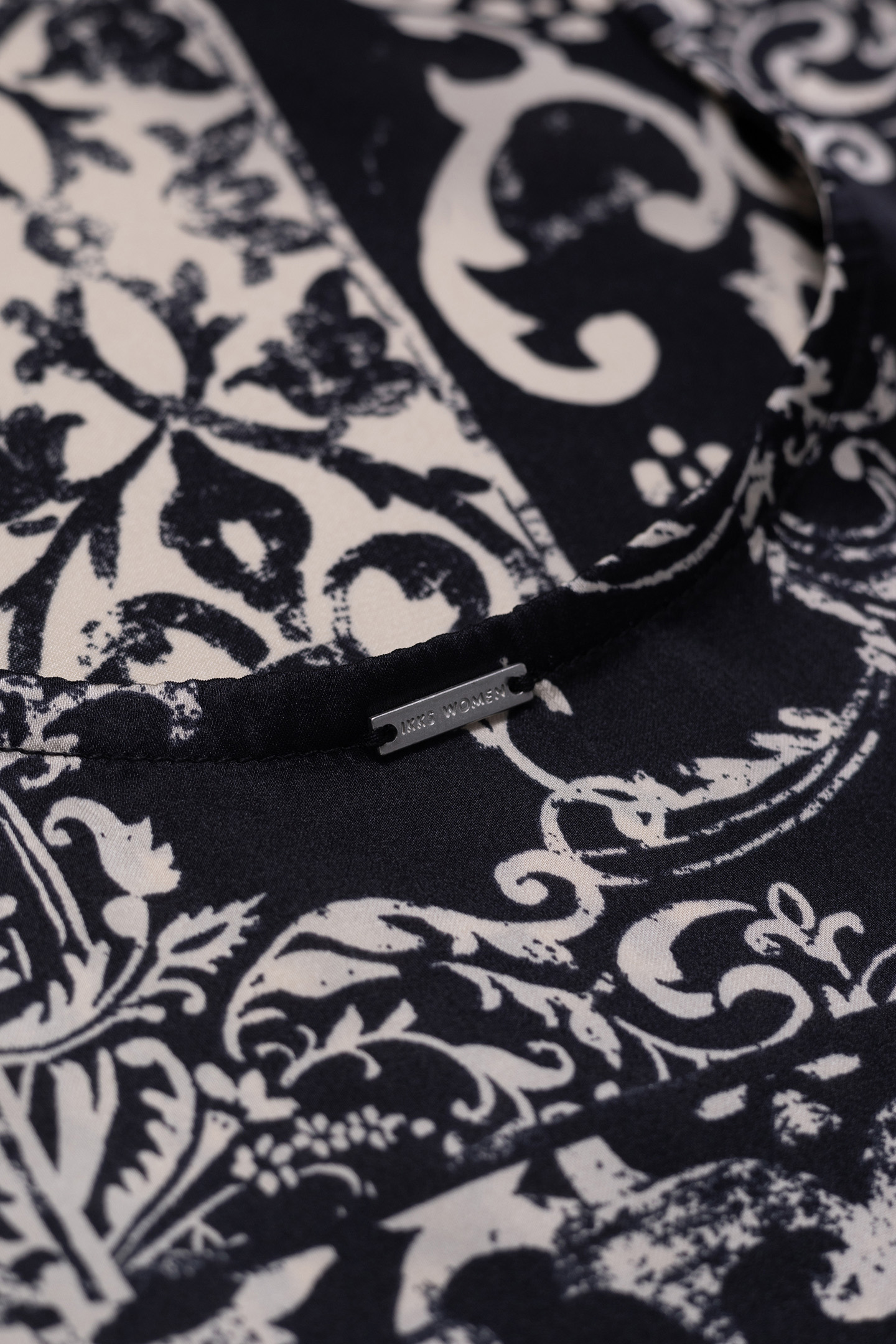 BLACK PATCHWORK SCARF BLOUSE 4