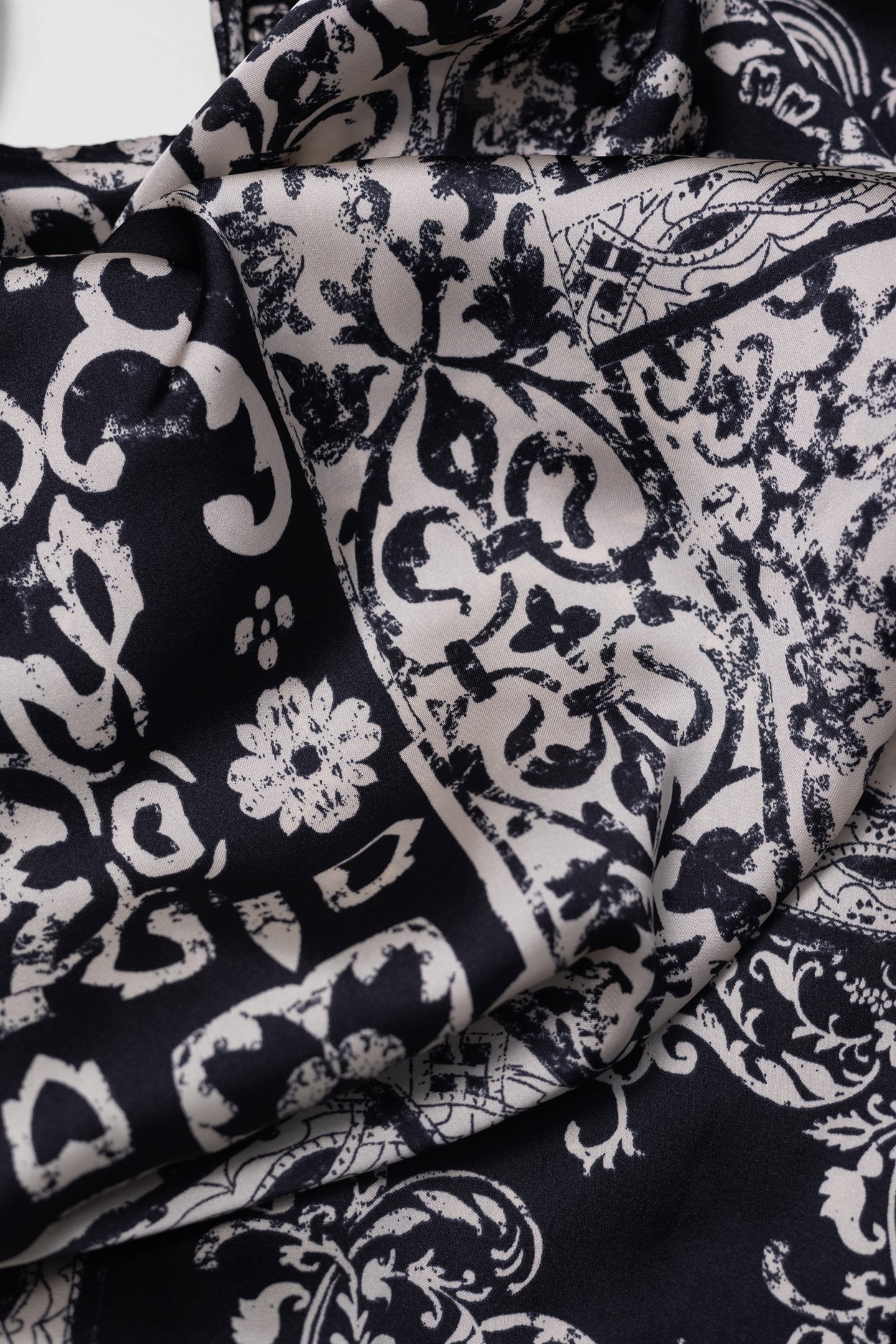 BLACK PATCHWORK SCARF BLOUSE 5