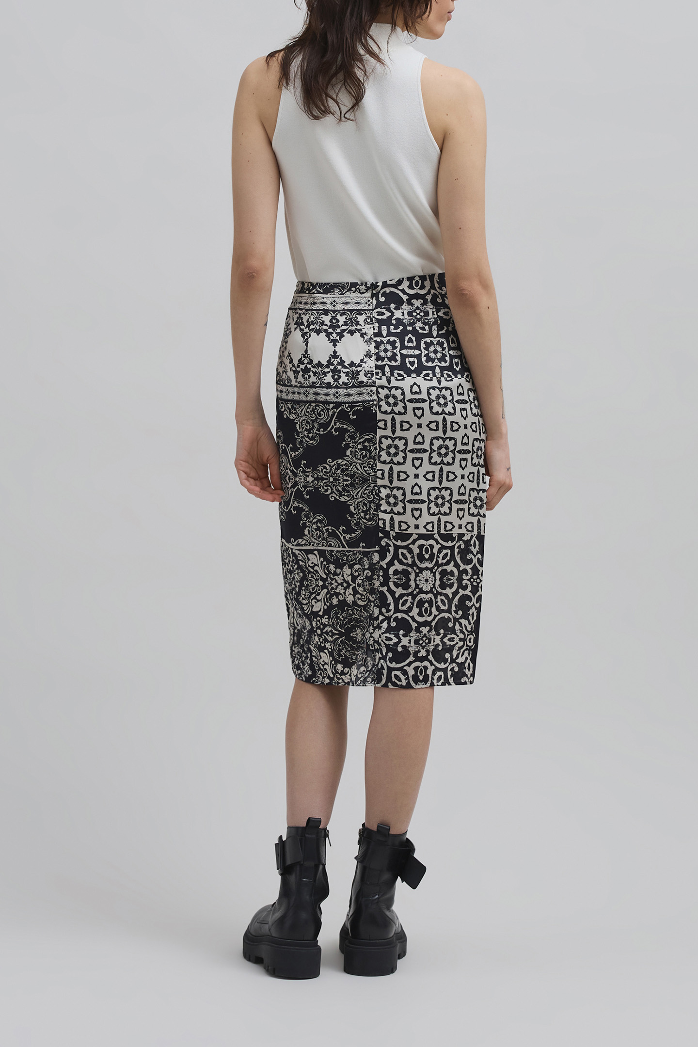 BLACK GATHERED SKIRT PATCHWORK PRINT SCARF WOMAN 4