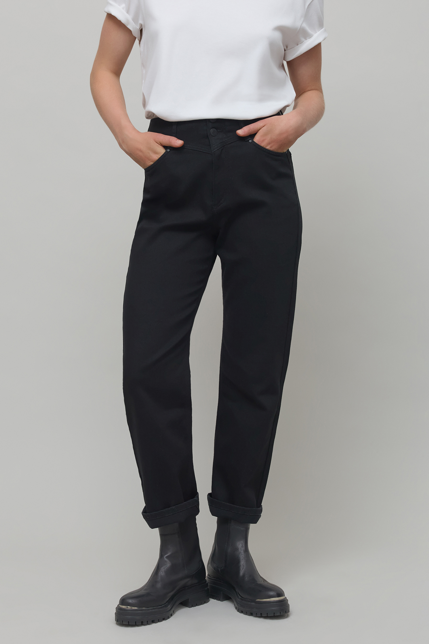 SLOUCHY BLACK COTTON CROPPED DENIM JEANS by IKKS