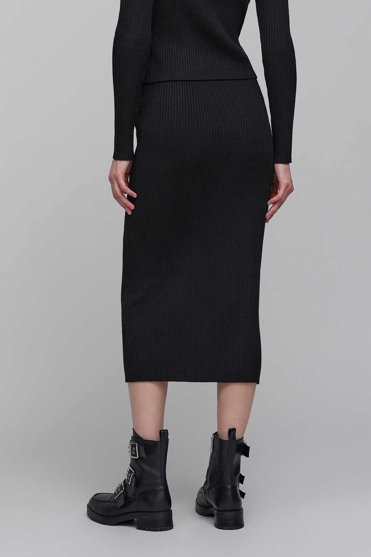 BLACK RIB-KNIT TUBE SKIRT 2