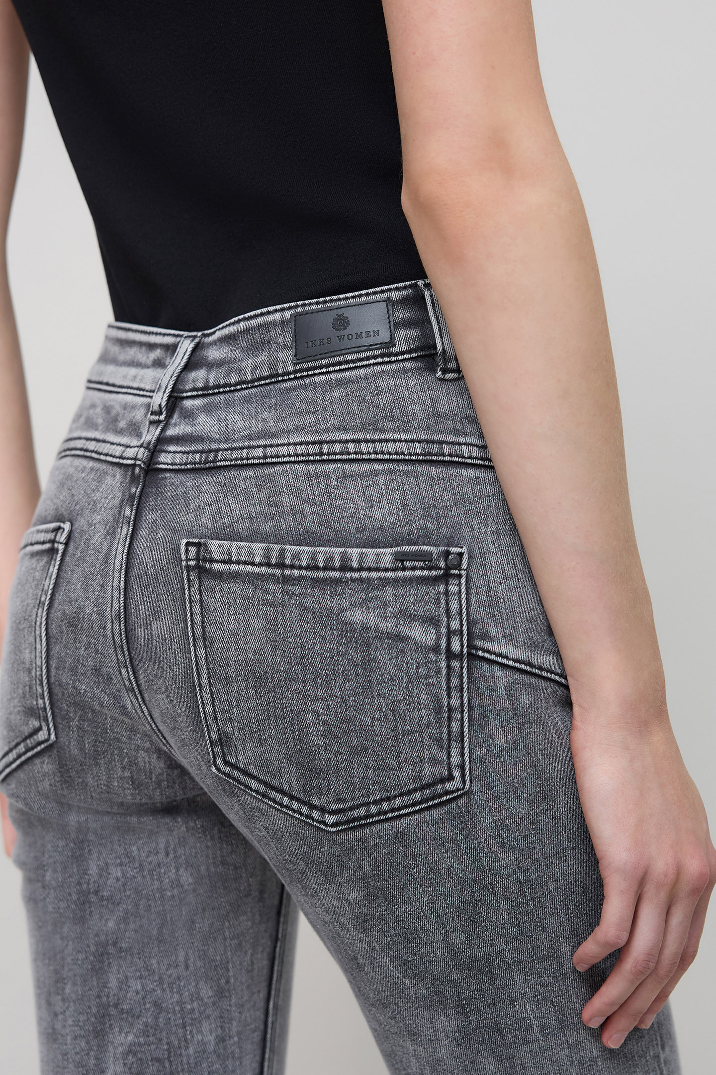 SLIM BLACK SCULPT UP JEANS 7