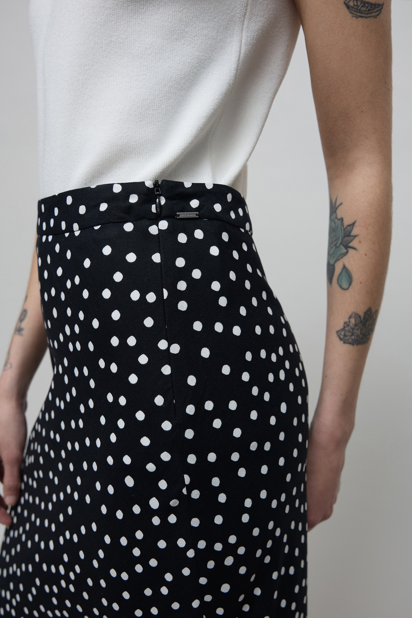 BLACK MIDI SKIRT LENZING™ ECOVERO™ WOMEN'S POLKA DOT PRINT 7