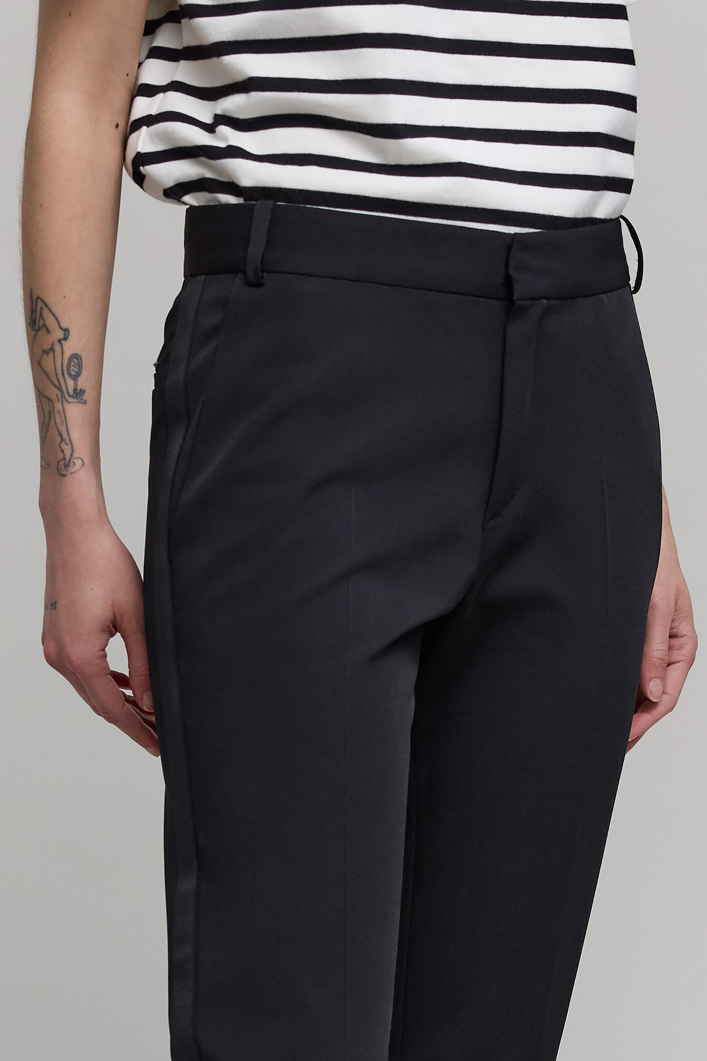BLACK STRAIGHT-LEG PANTS 6