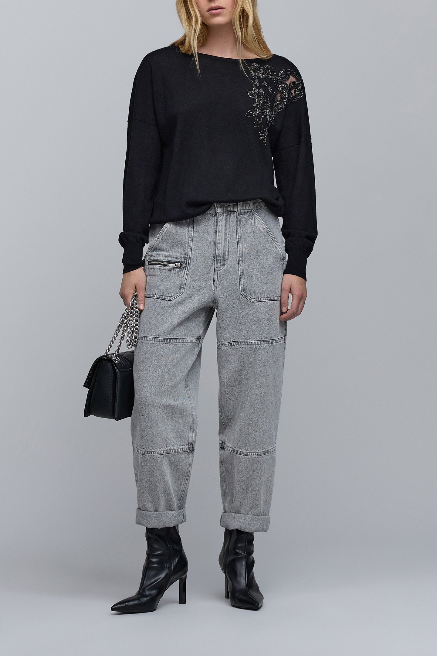 BLACK FRONT/BACK KNIT SWEATER WITH FLOWERS 3