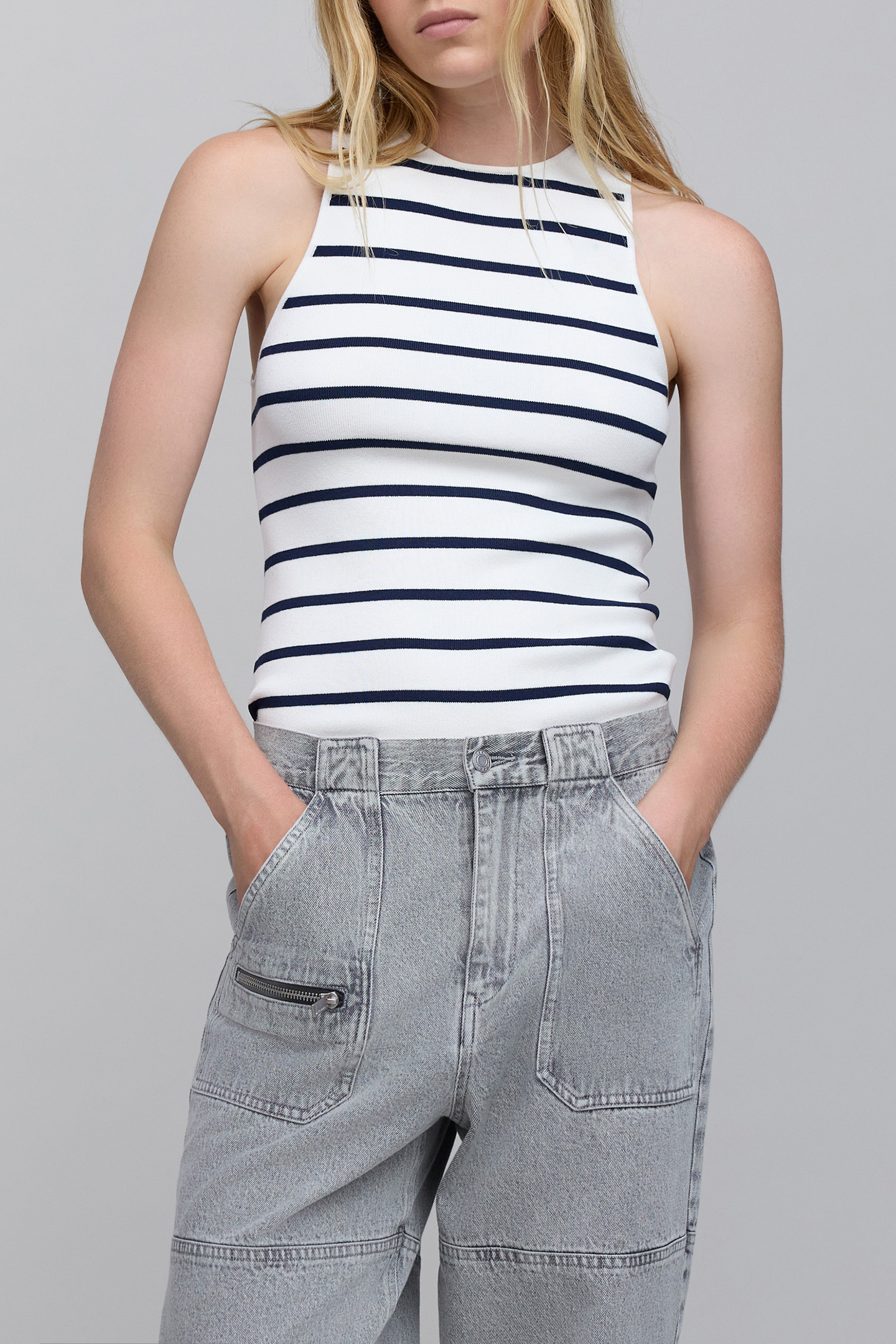 SLEEVELESS T-SHIRT FOR WOMEN 1