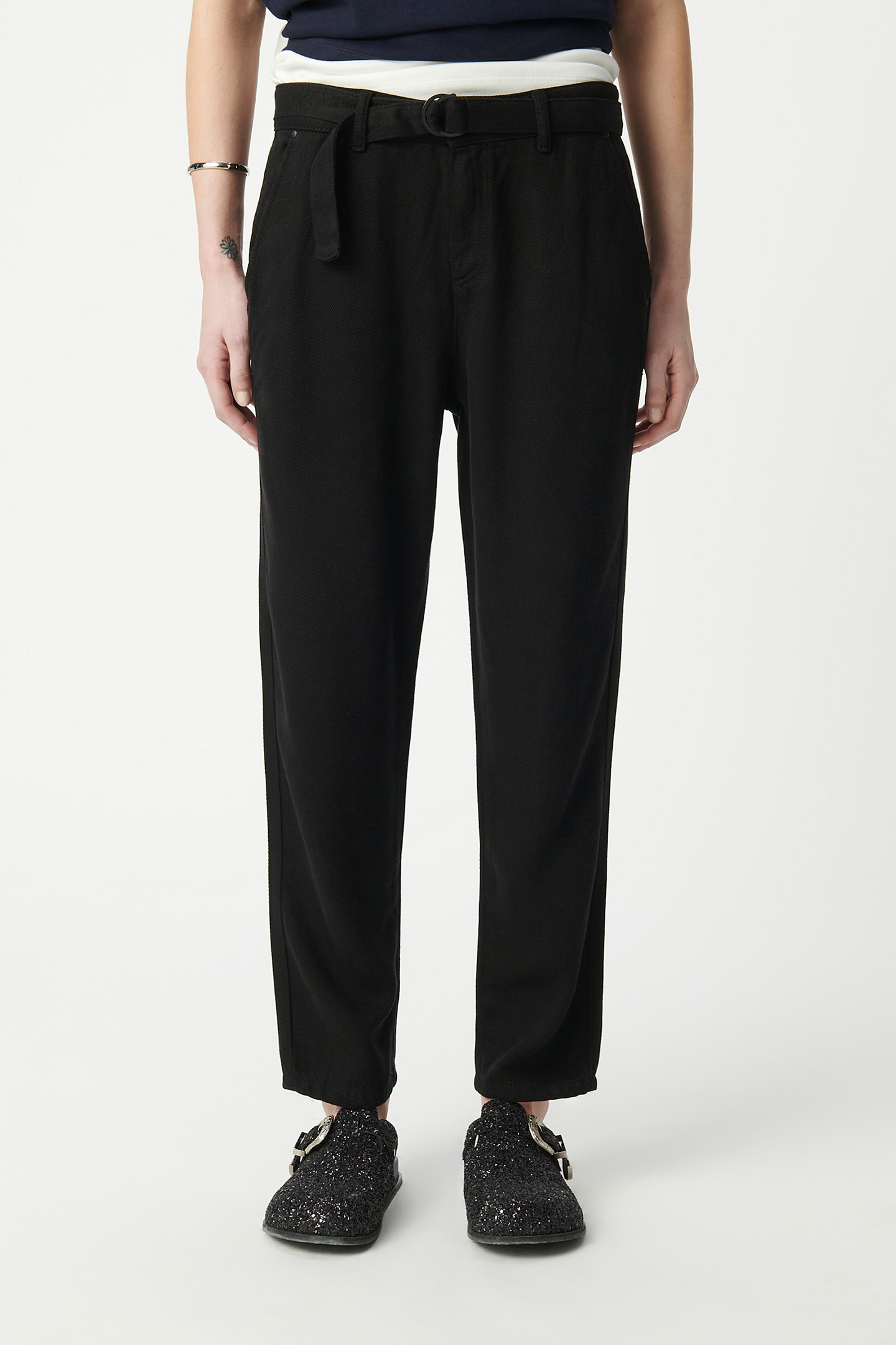 BELTED BLACK BAGGY JEANS IN LYOCELL® WOMEN by IKKS